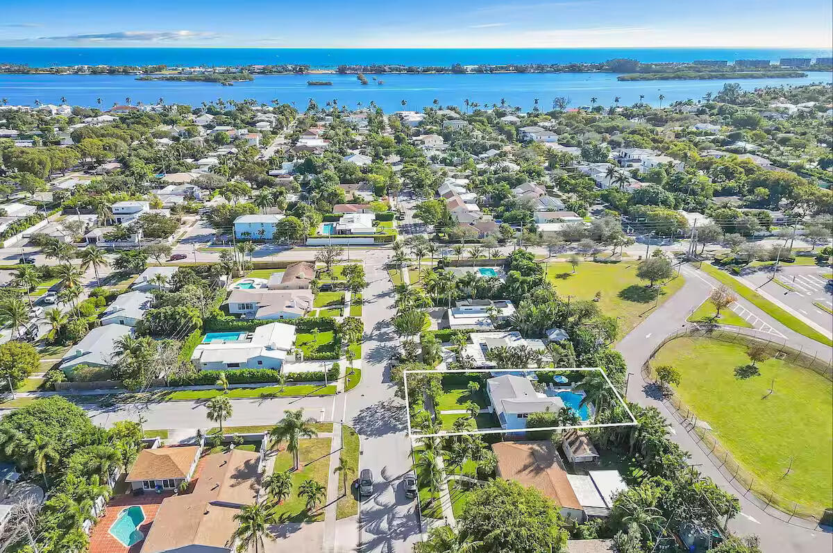 322 Maddock, West Palm Beach FL 33405