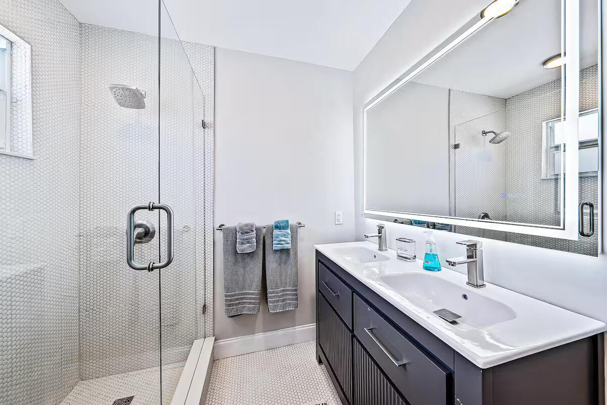 322 Maddock, West Palm Beach FL 33405