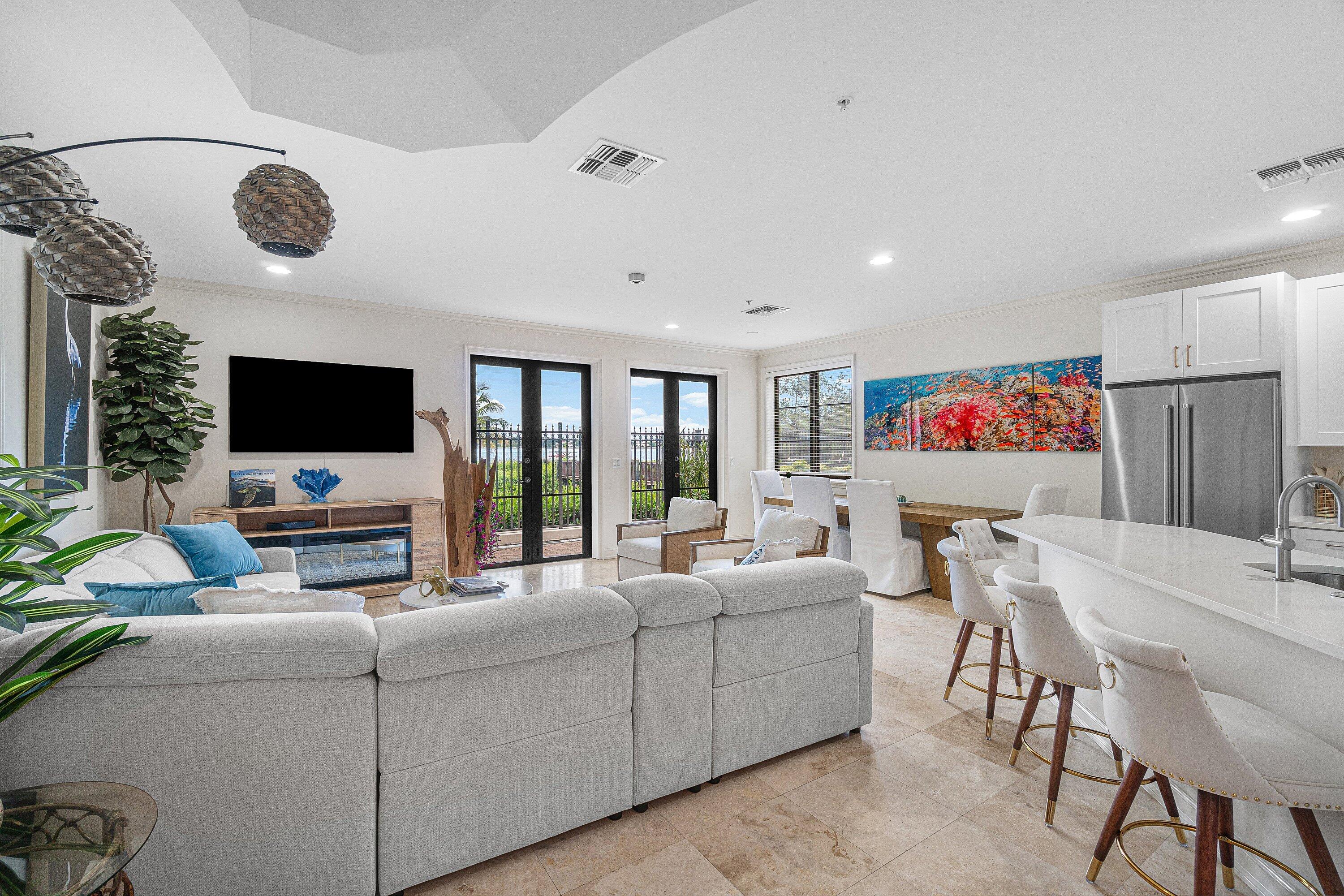 910 VIA VILLAGIO, Hypoluxo FL 33462