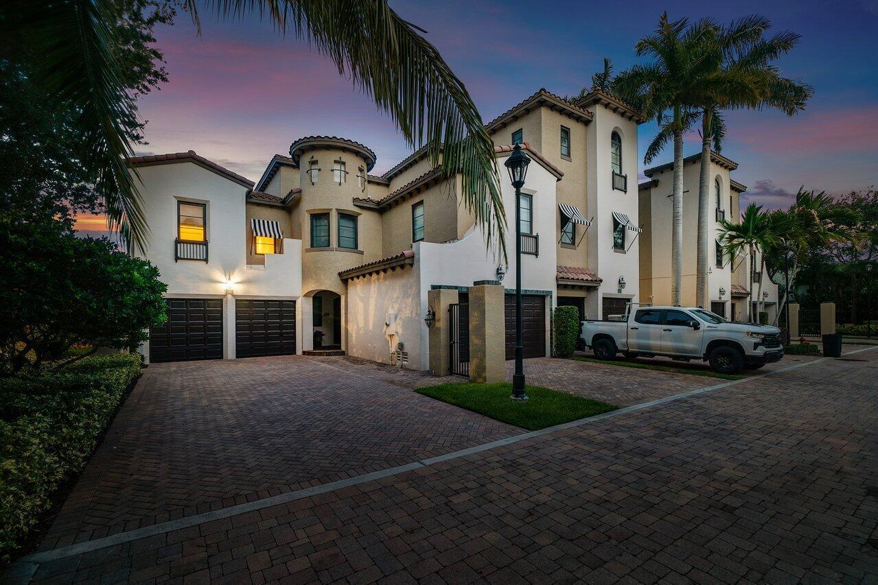 910 VIA VILLAGIO, Hypoluxo FL 33462