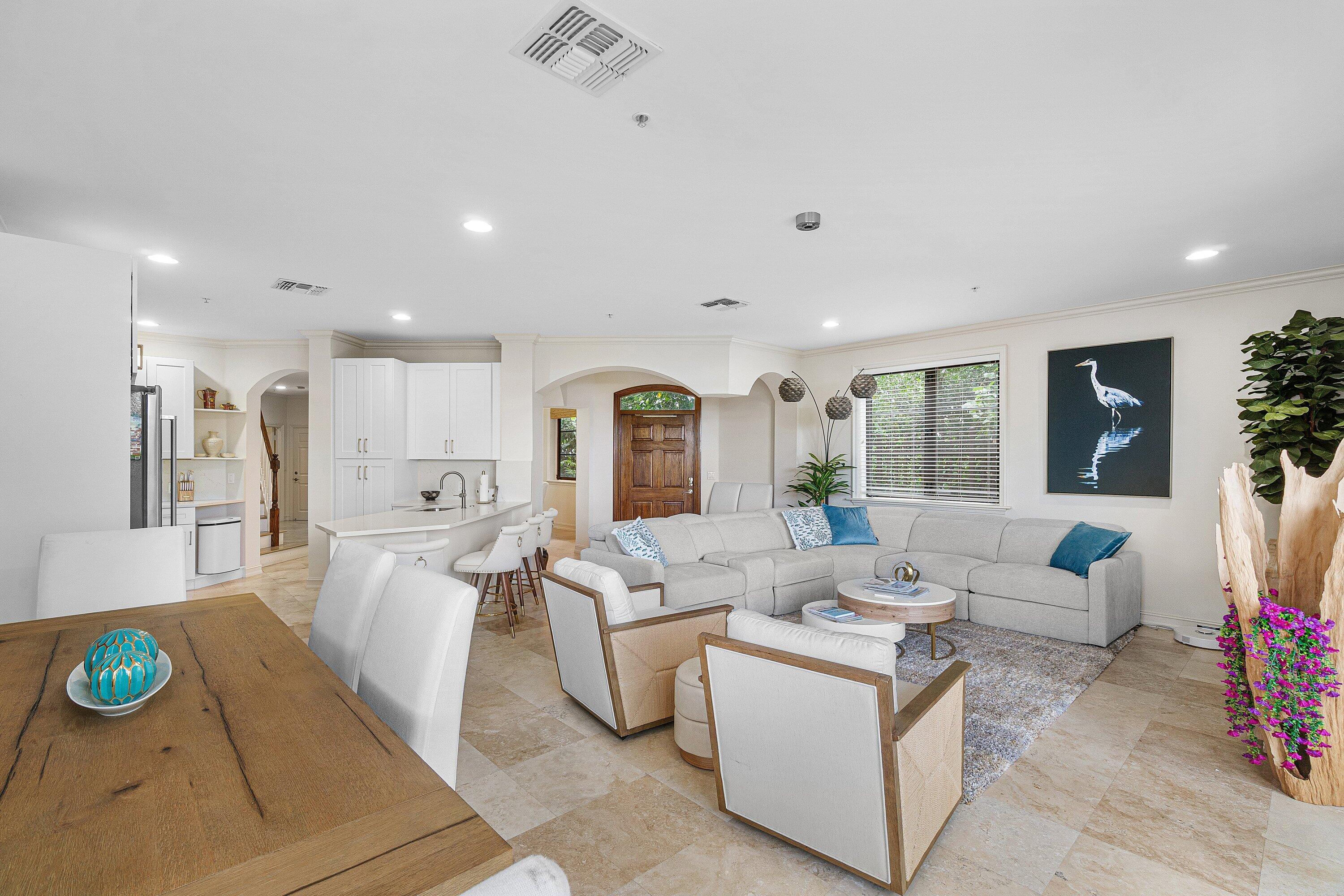 910 VIA VILLAGIO, Hypoluxo FL 33462