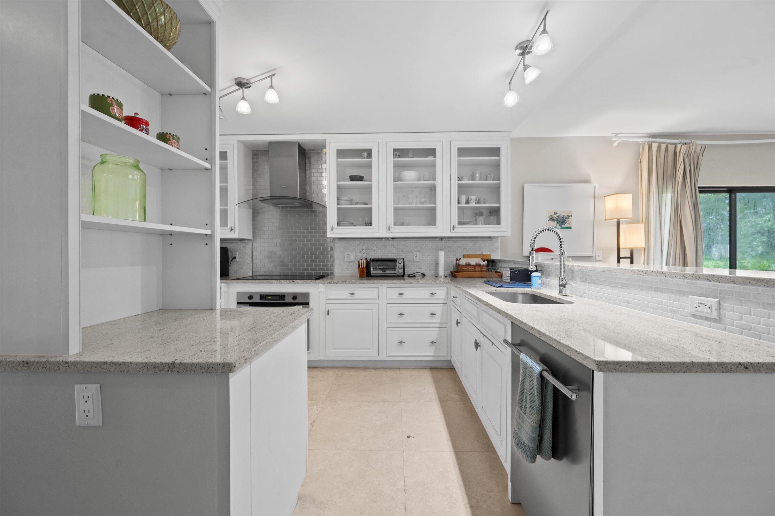 13329 Polo Club #105, Wellington FL 33414