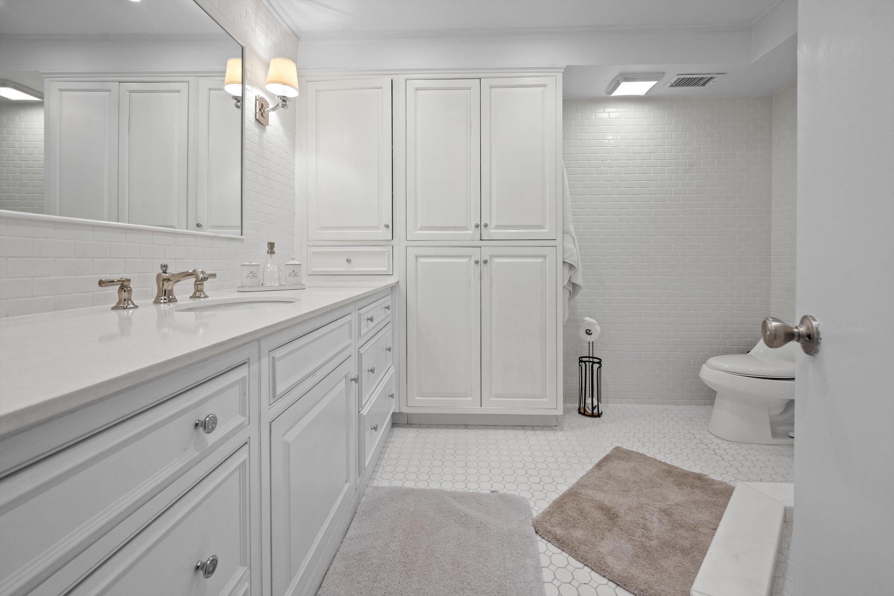 13329 Polo Club #105, Wellington FL 33414