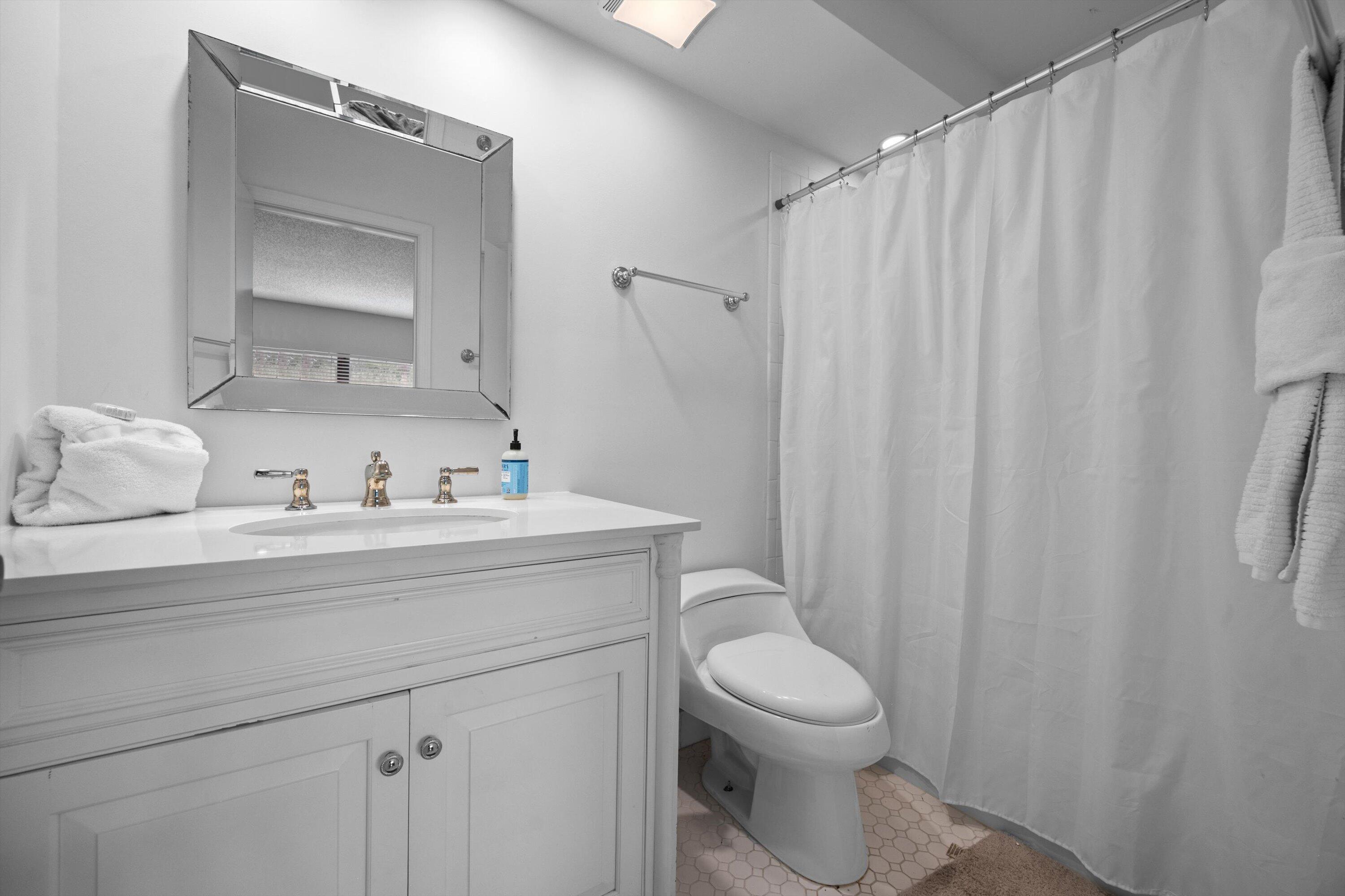 13329 Polo Club #105, Wellington FL 33414