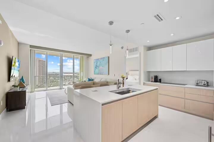 3100 N Ocean #H1707, Singer Island FL 33404