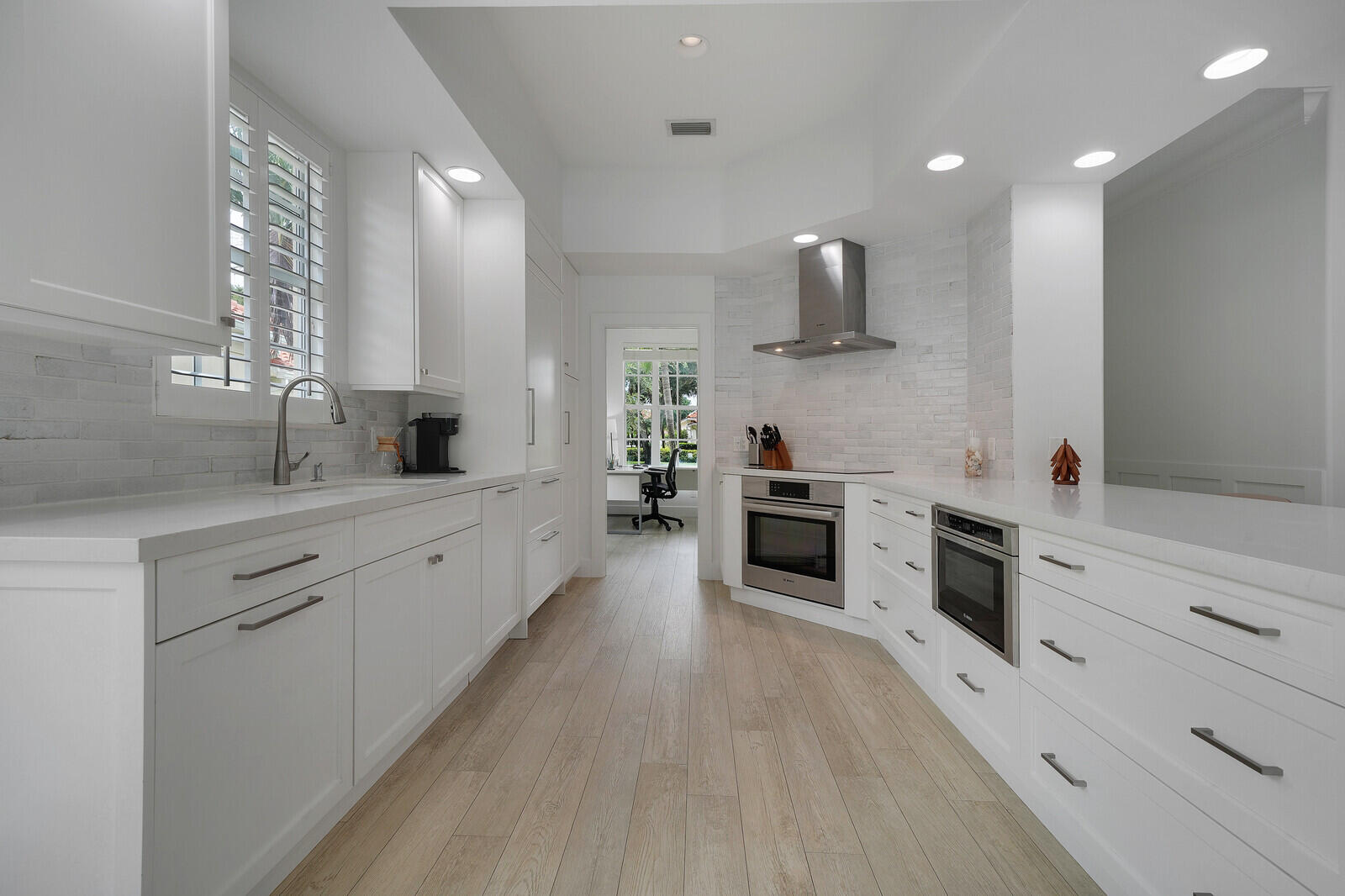 615 Rosa, Palm Beach Gardens FL 33410