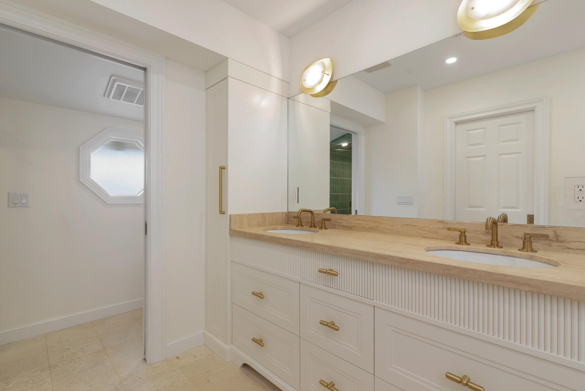 250 MURRAY, West Palm Beach FL 33405