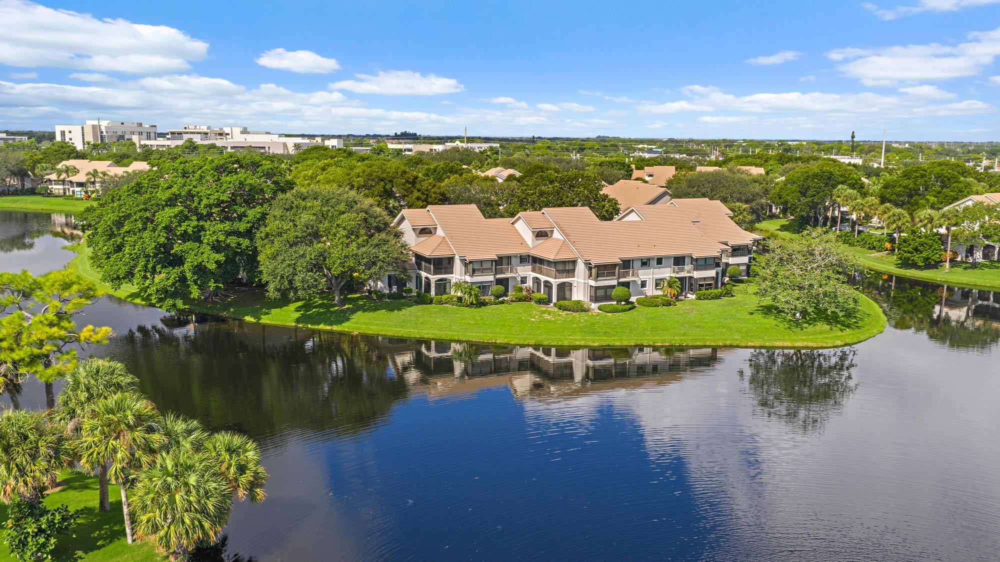 3881 Back Bay #220, Jupiter FL 33477