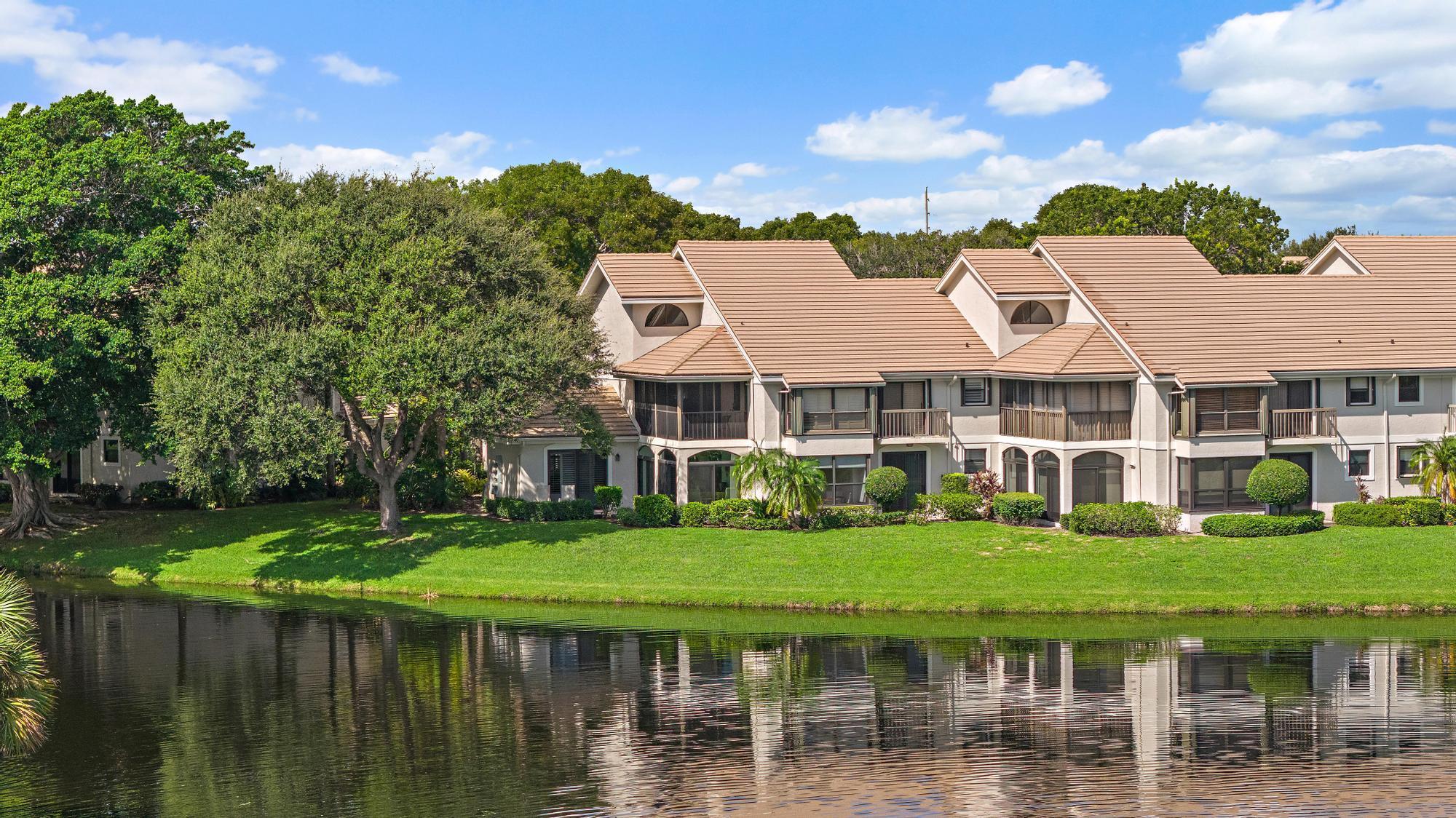 3881 Back Bay #220, Jupiter FL 33477