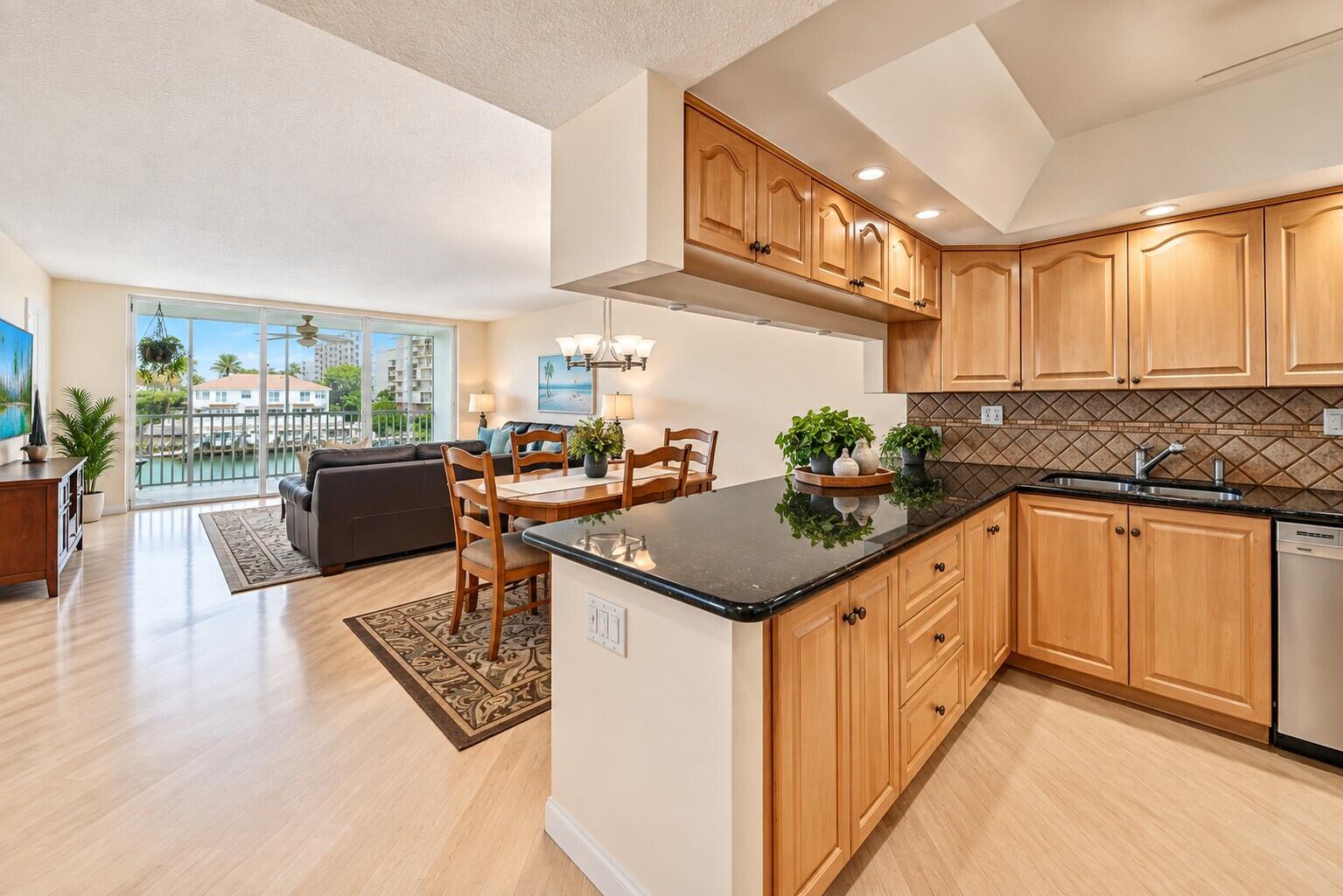 3180 NE 48TH #309, Lighthouse Point FL 33064