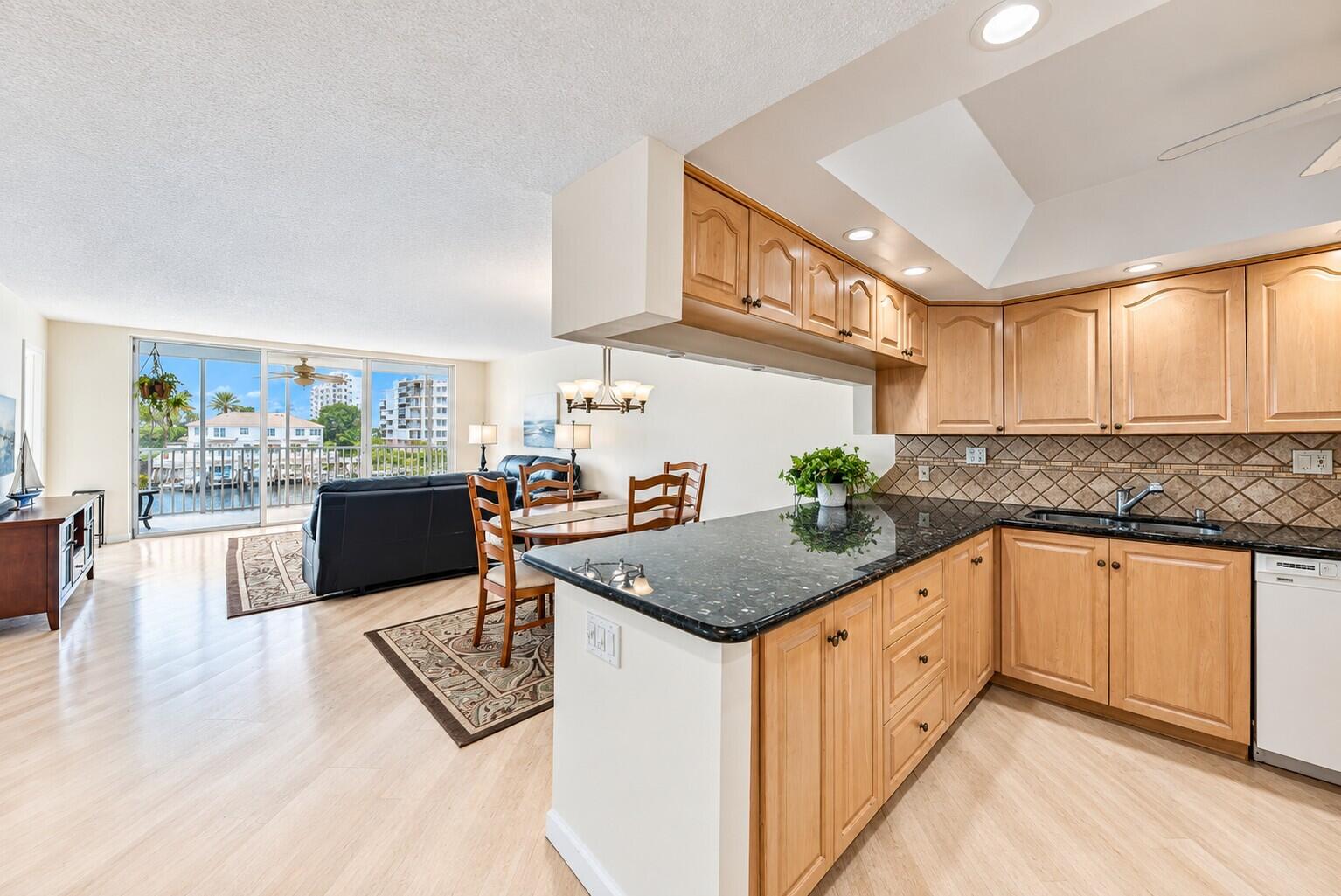 3180 NE 48TH #309, Lighthouse Point FL 33064