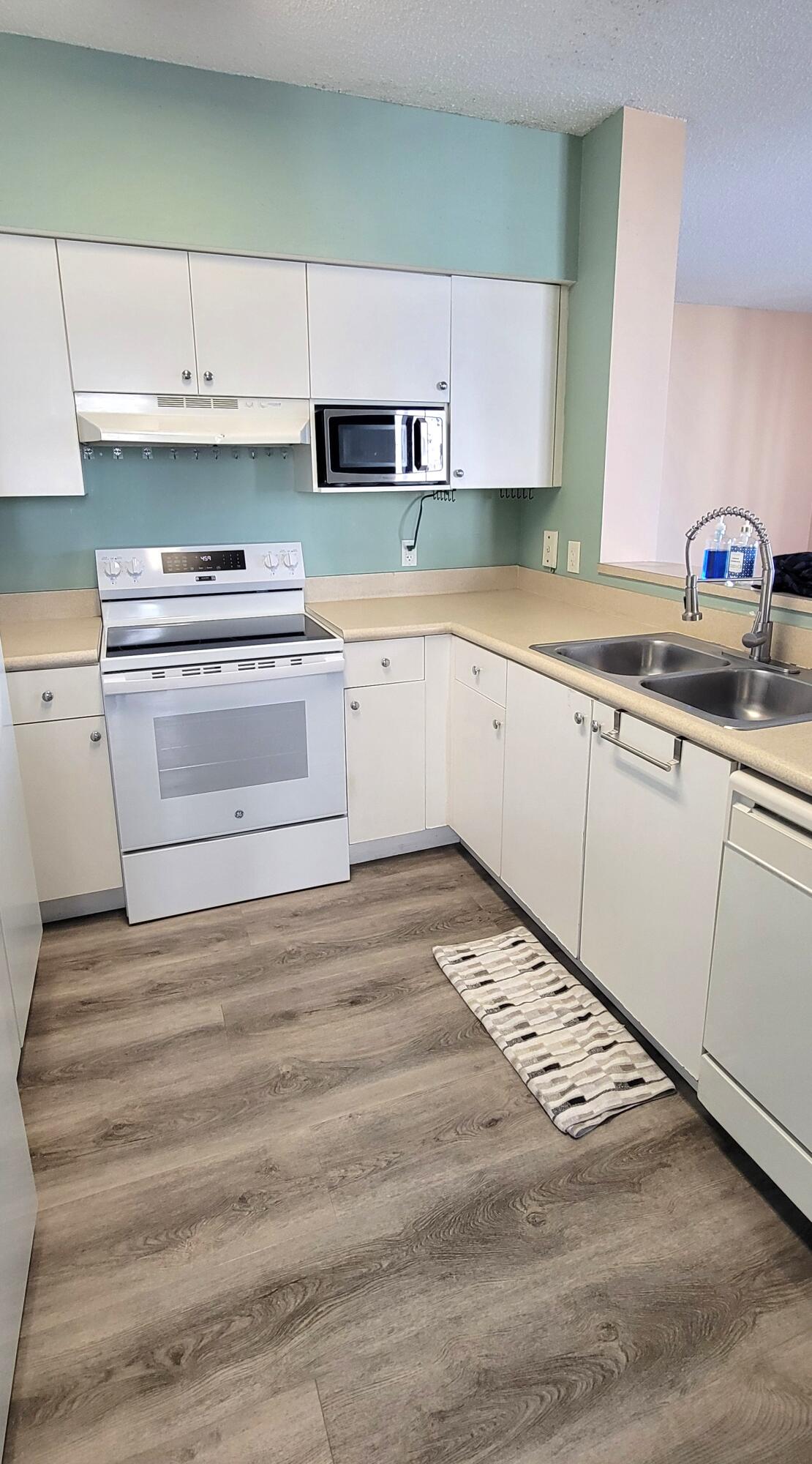5099 NW 7TH #902, Miami FL 33126