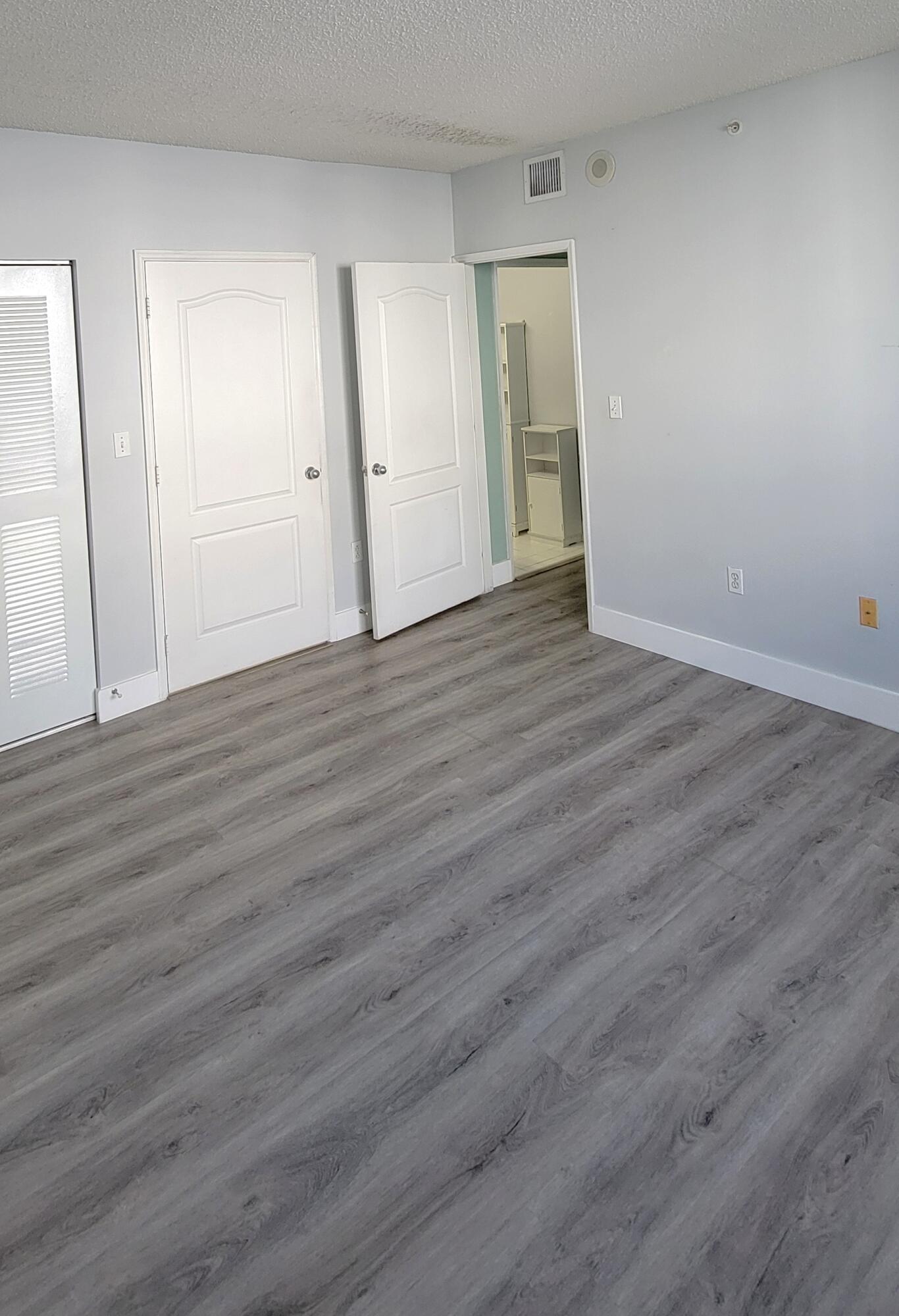 5099 NW 7TH #902, Miami FL 33126