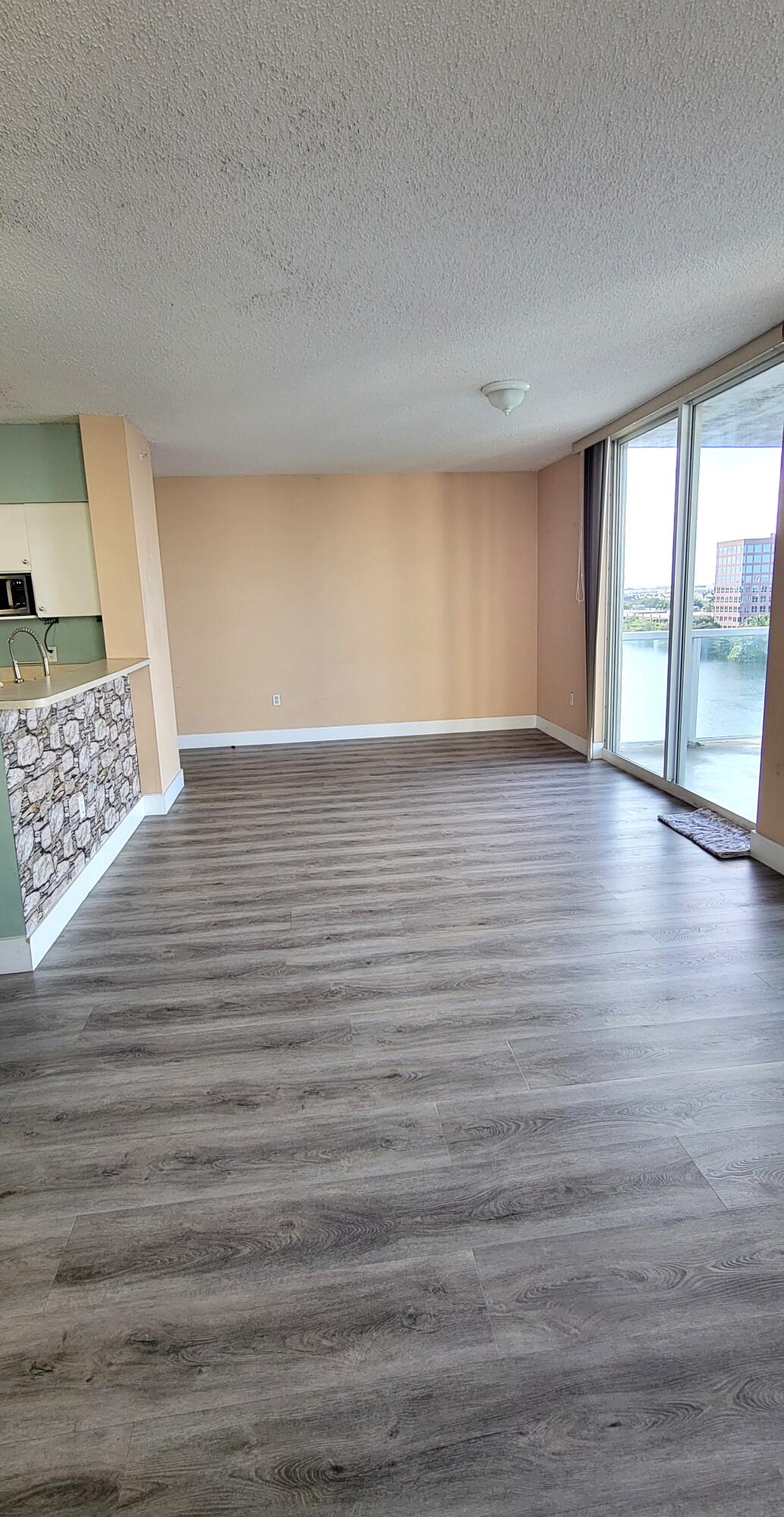 5099 NW 7TH #902, Miami FL 33126