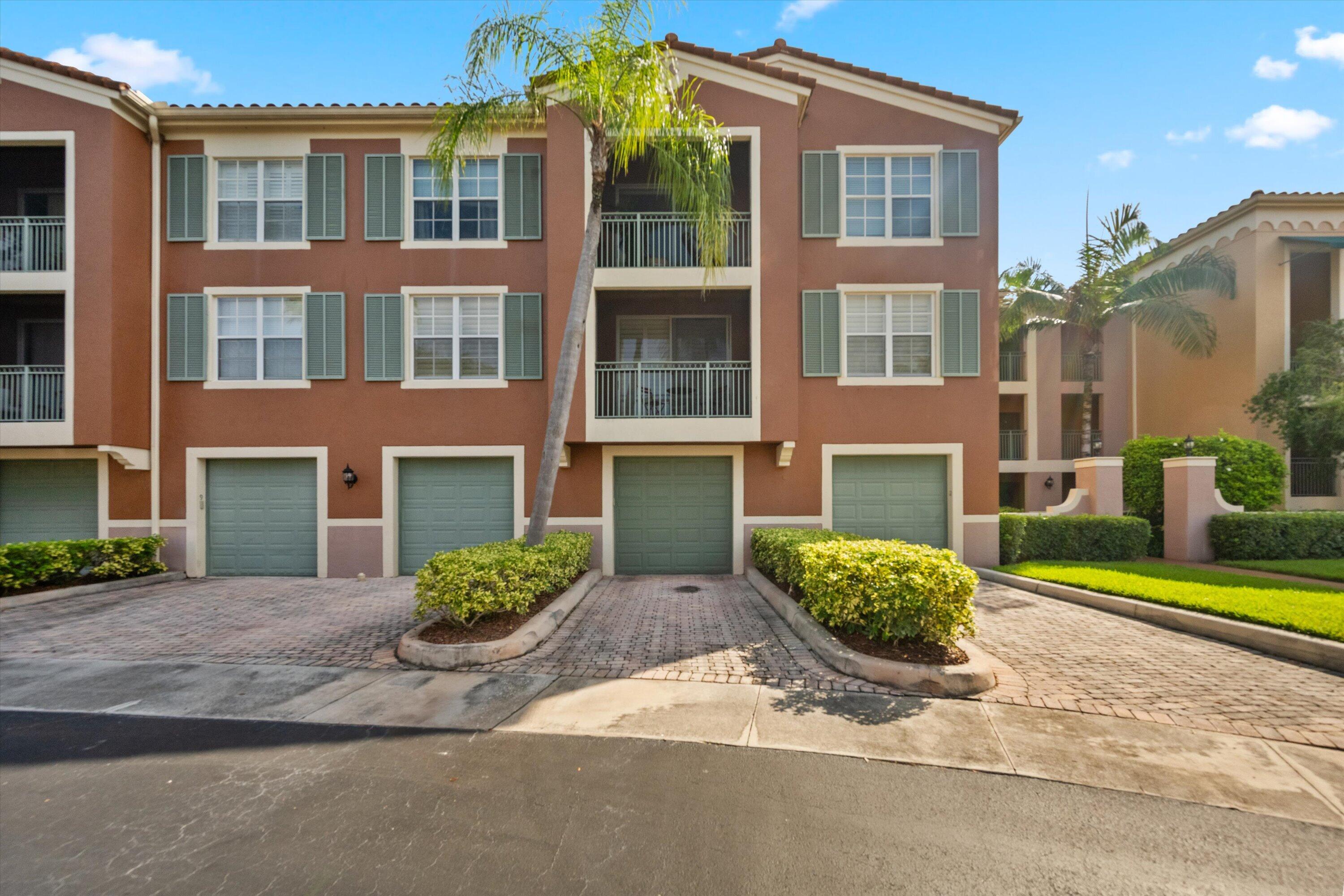 11750 SAINT ANDREWS #208, Wellington FL 33414