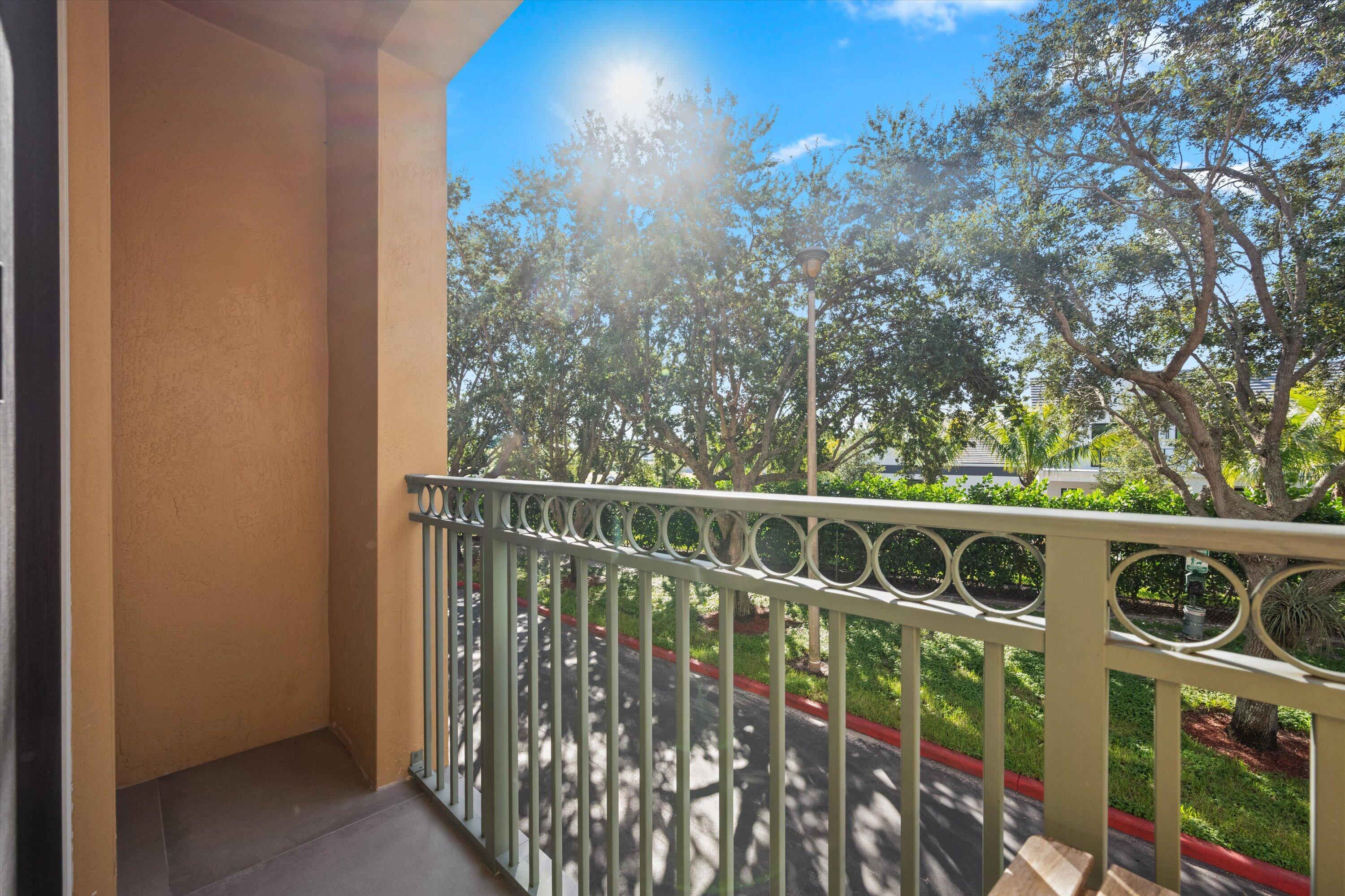 11750 SAINT ANDREWS #208, Wellington FL 33414