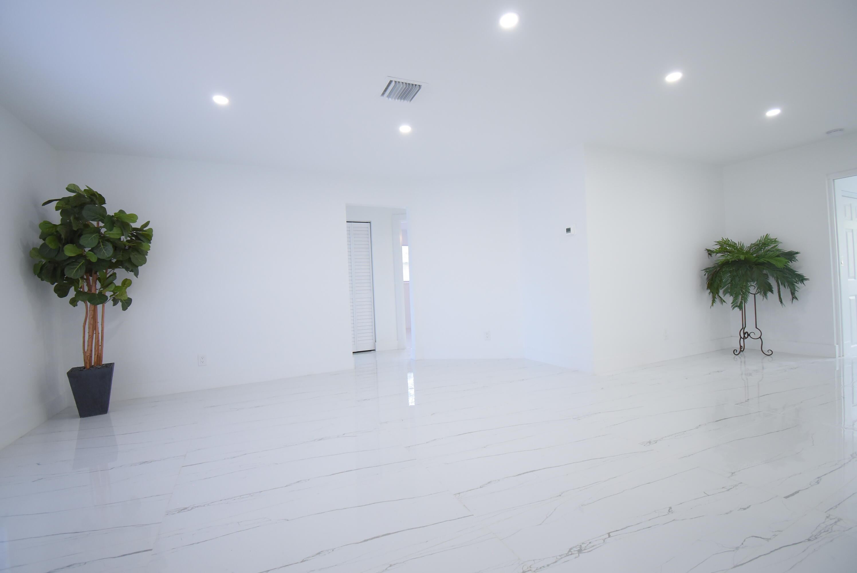 3541 NW 37th, Lauderdale Lakes FL 33309