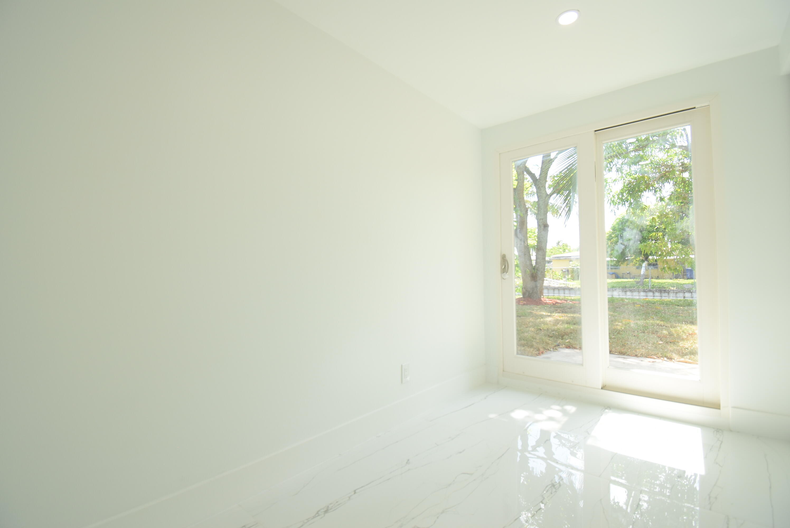 3541 NW 37th, Lauderdale Lakes FL 33309