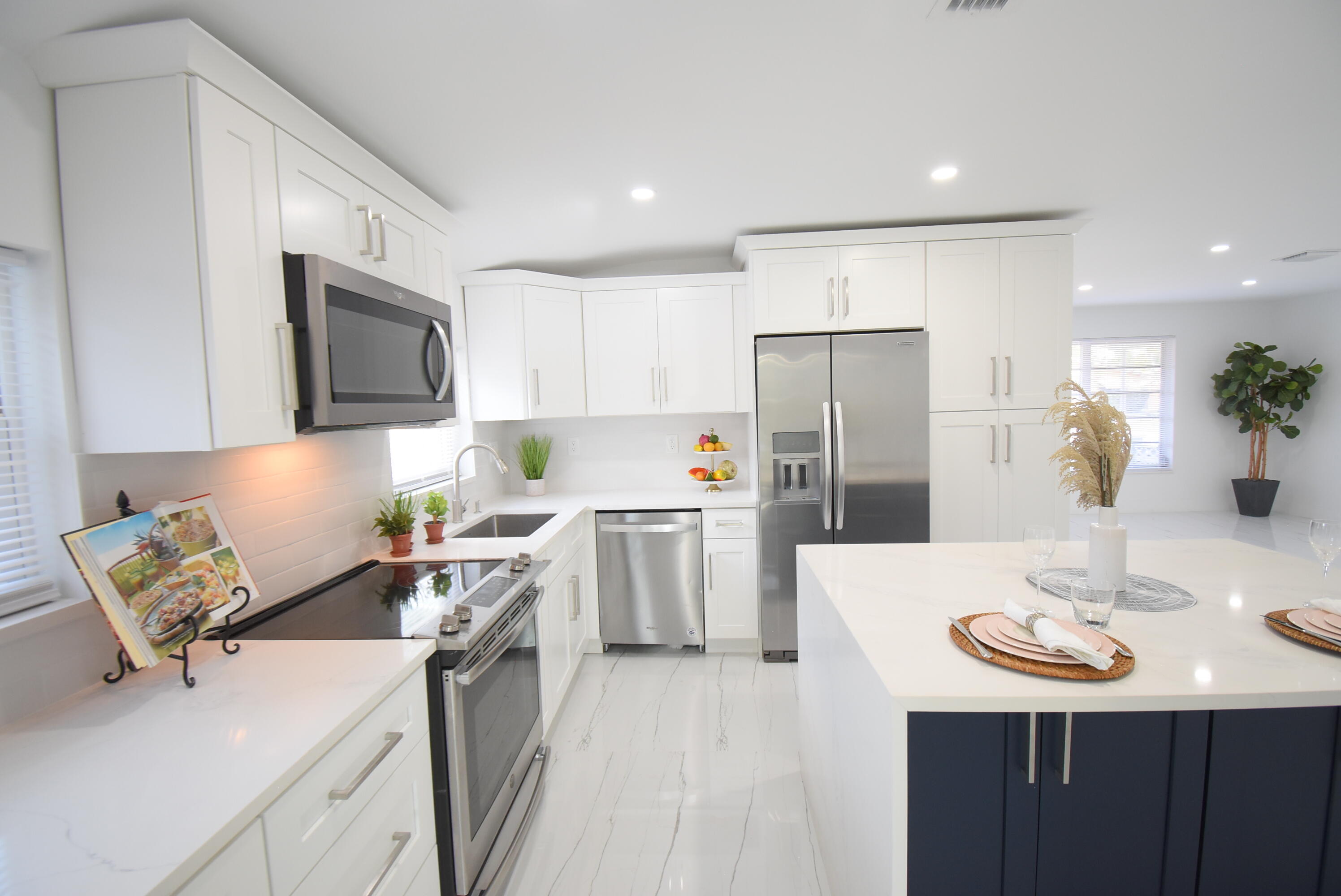 3541 NW 37th, Lauderdale Lakes FL 33309
