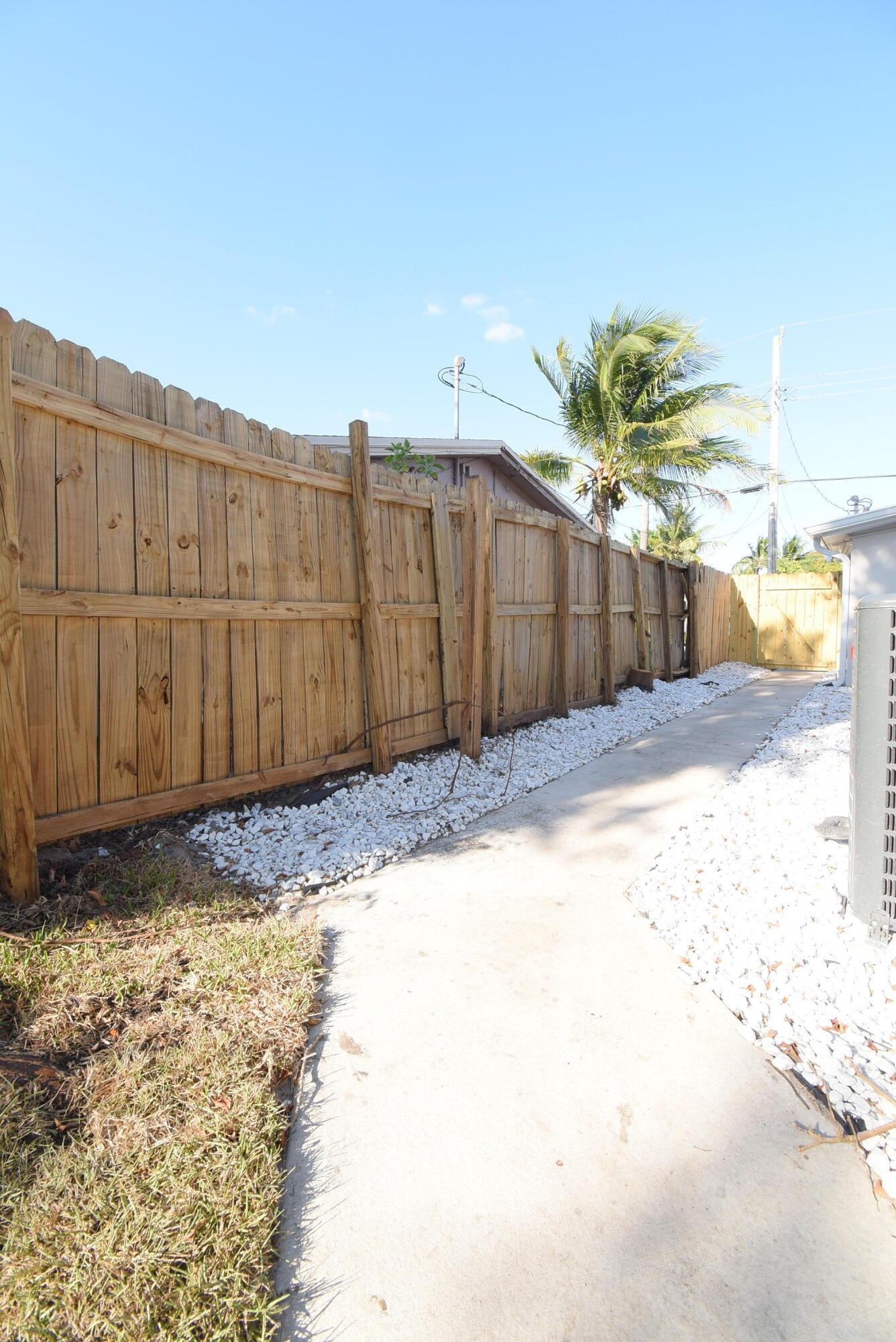 3541 NW 37th, Lauderdale Lakes FL 33309
