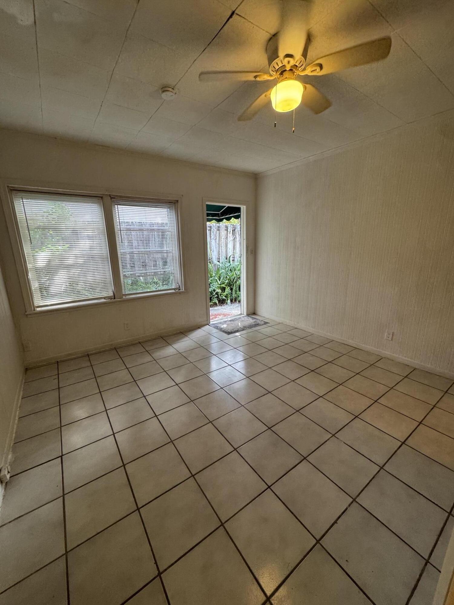 1217 SE 1ST, Fort Lauderdale FL 33301