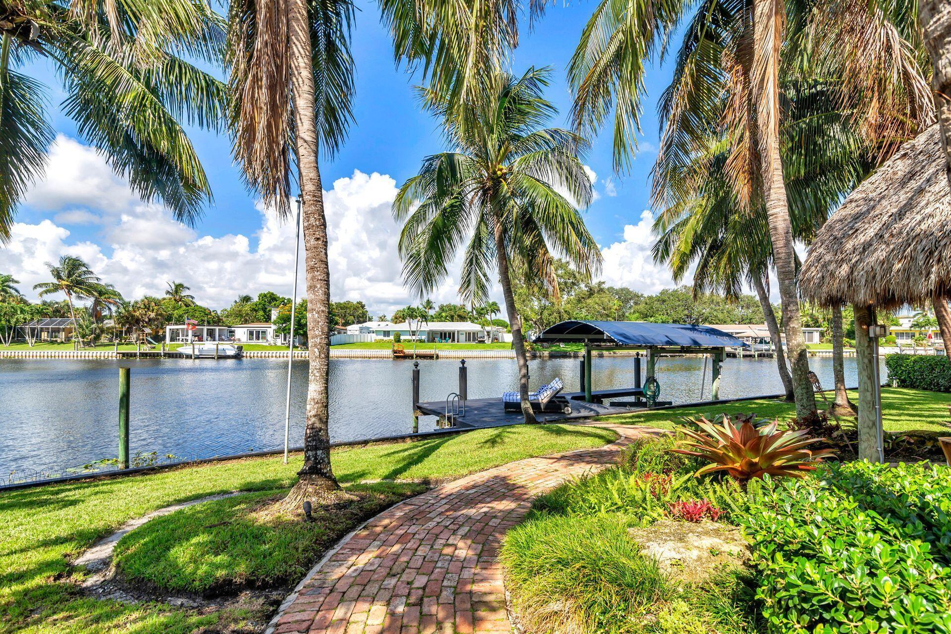 7813 Pine Tree, West Palm Beach FL 33406