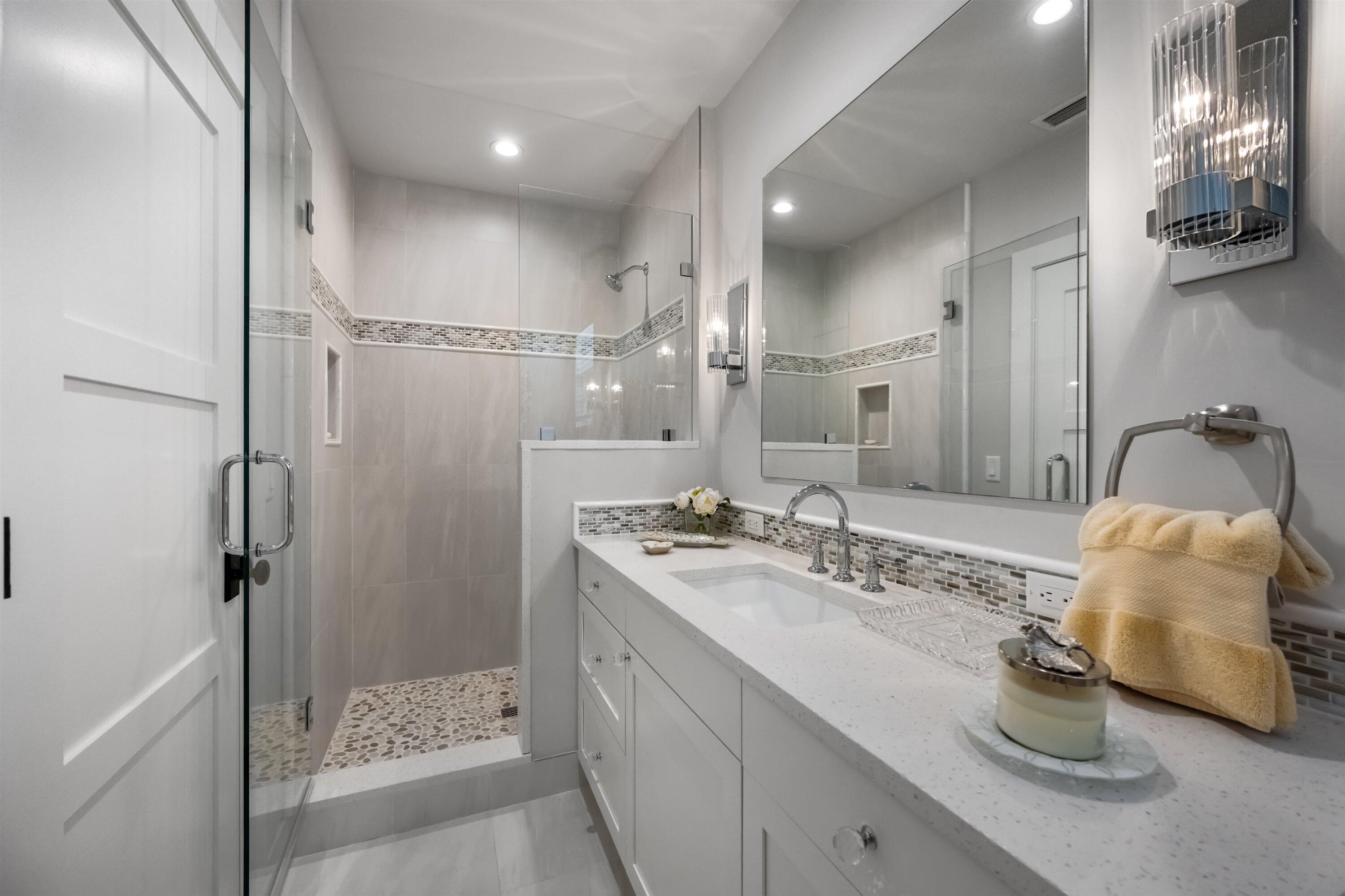 60 Colony, Jupiter Inlet Colony FL 33469