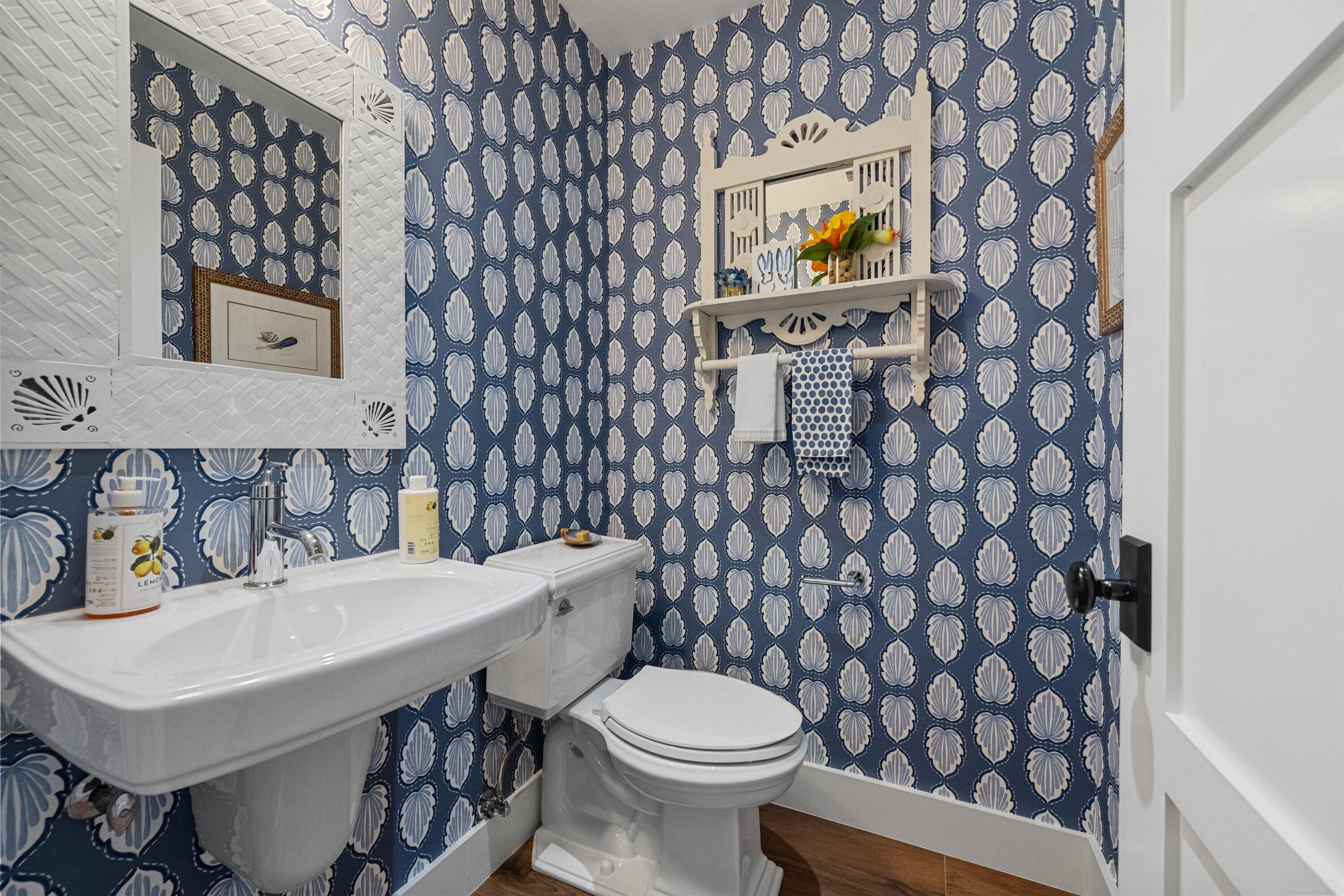 60 Colony, Jupiter Inlet Colony FL 33469