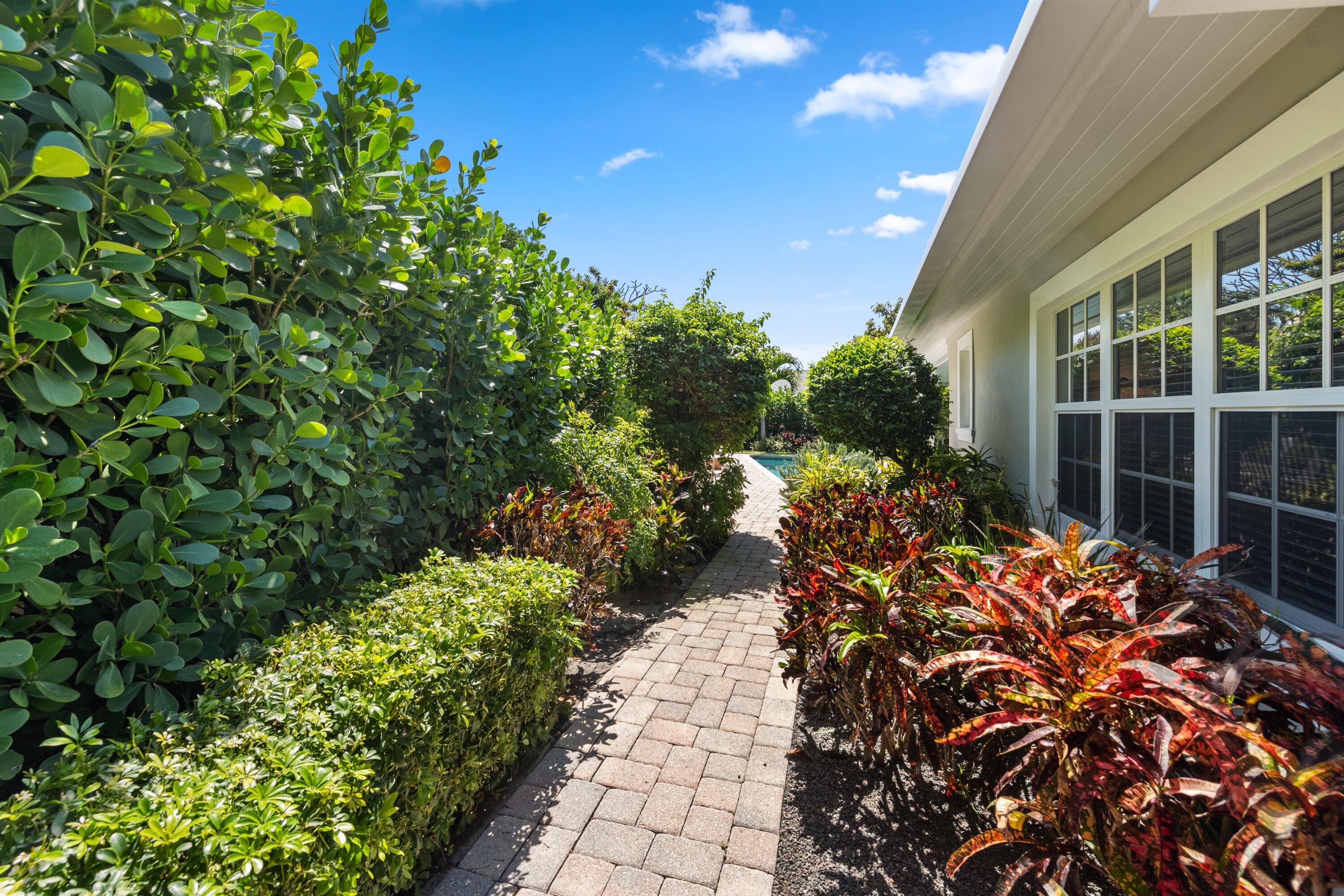 60 Colony, Jupiter Inlet Colony FL 33469