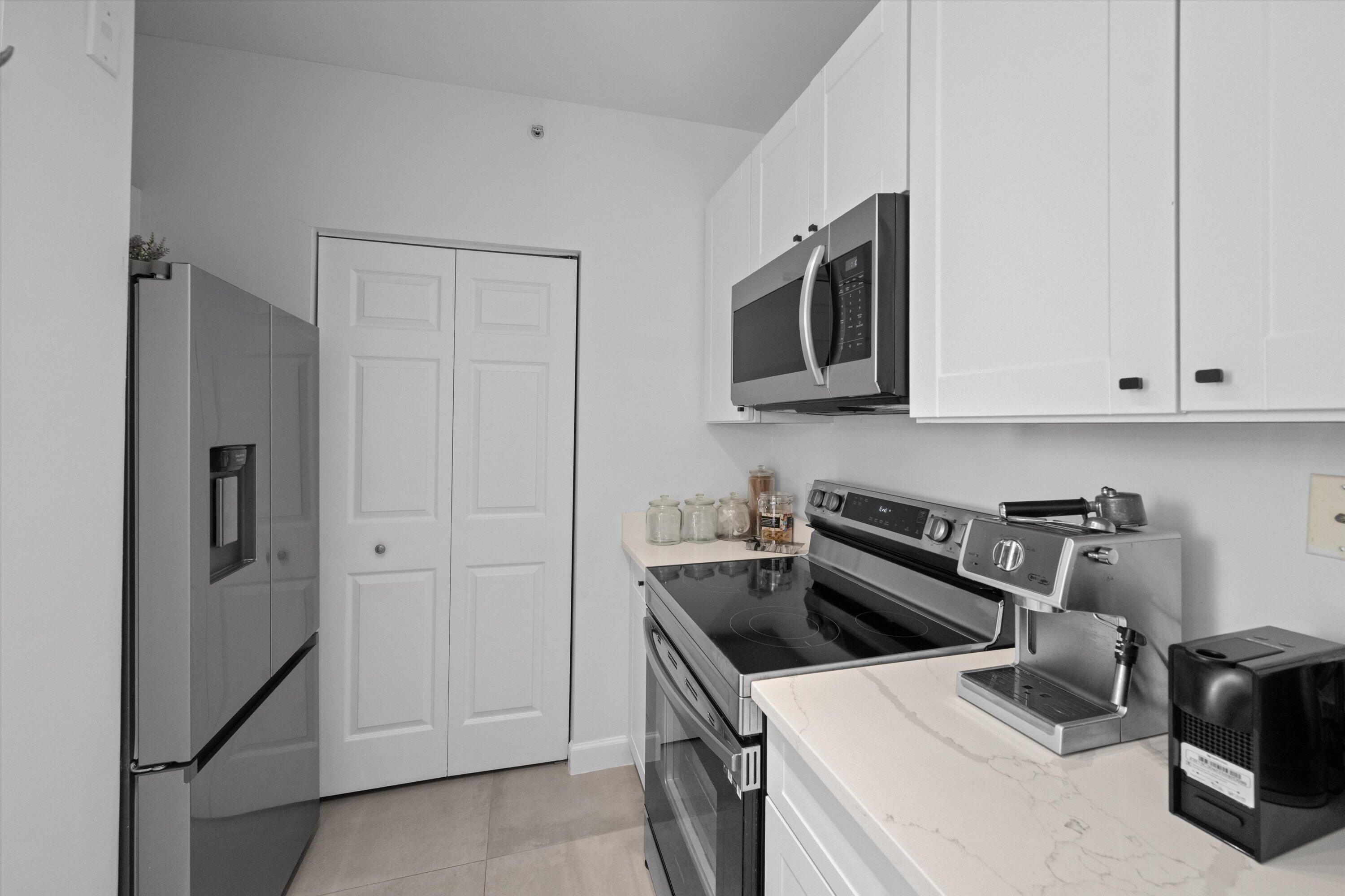 11750 SAINT ANDREWS #208, Wellington FL 33414