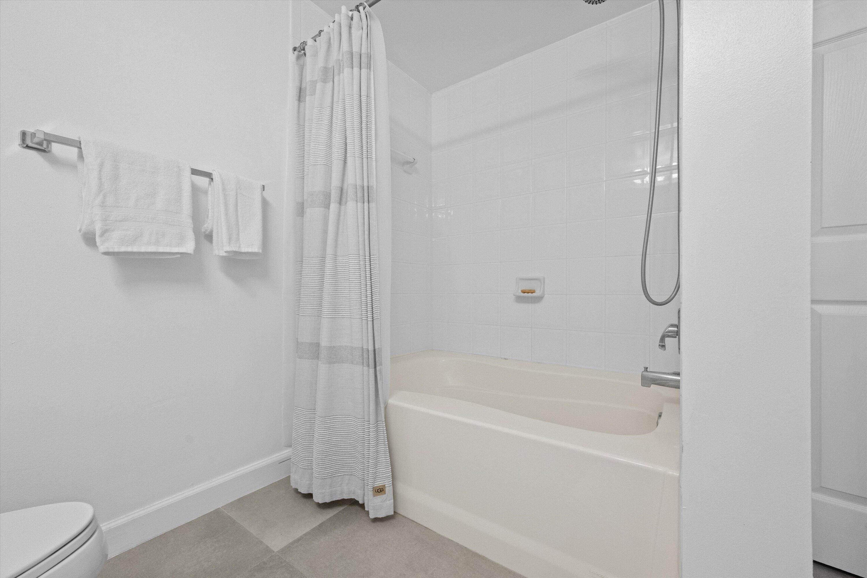 11750 SAINT ANDREWS #208, Wellington FL 33414