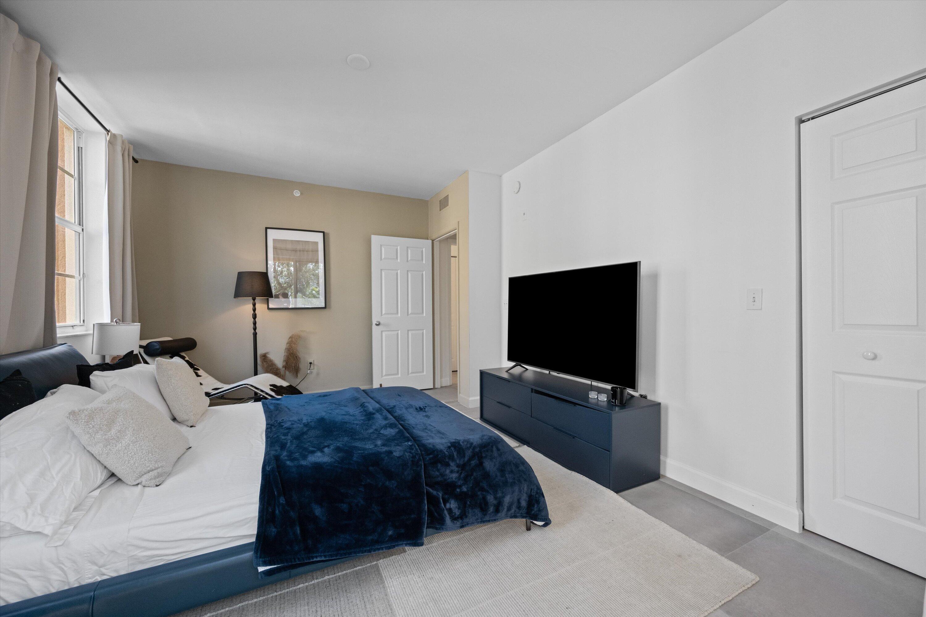 11750 SAINT ANDREWS #208, Wellington FL 33414