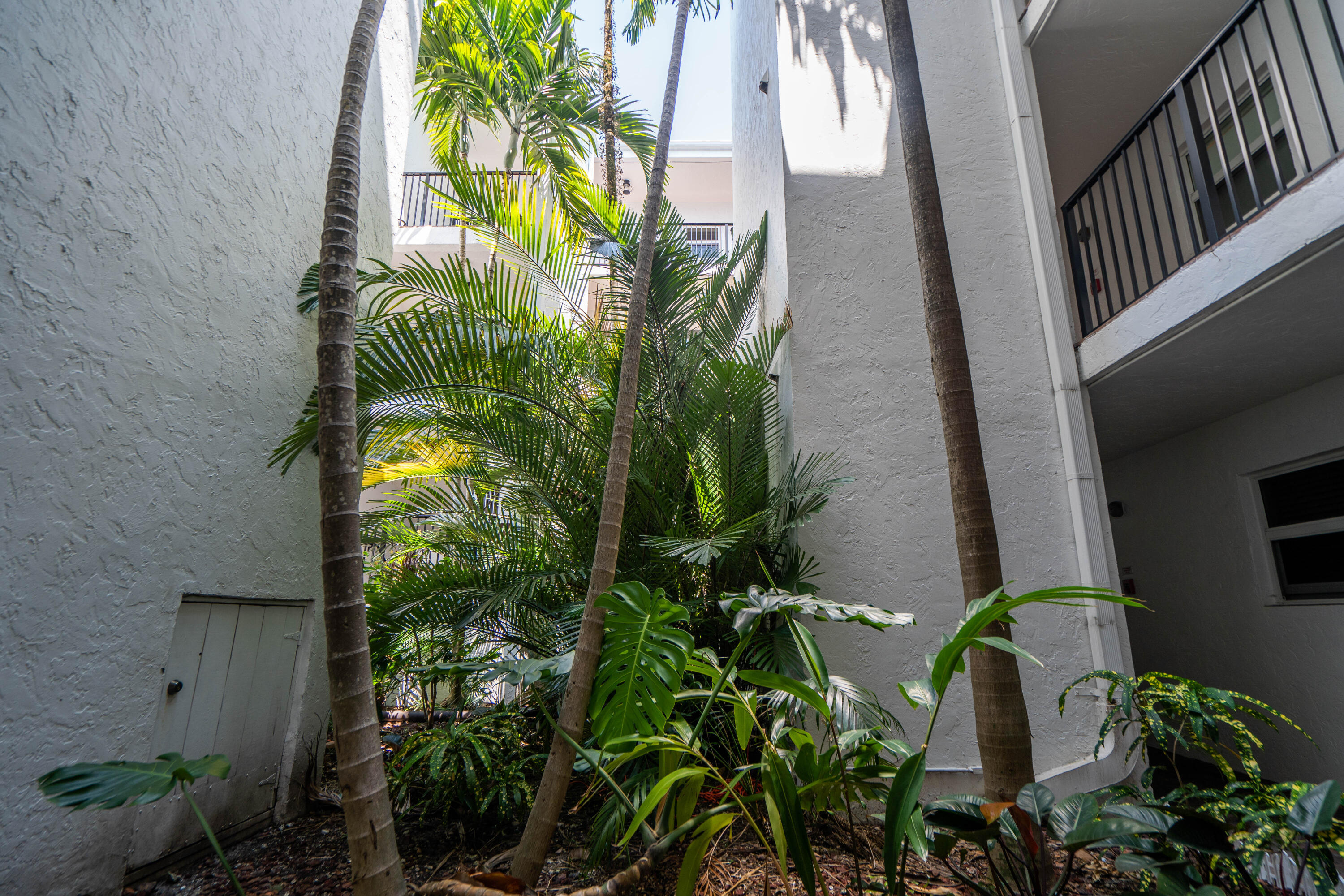 1212 SE 2nd #305, Fort Lauderdale FL 33301