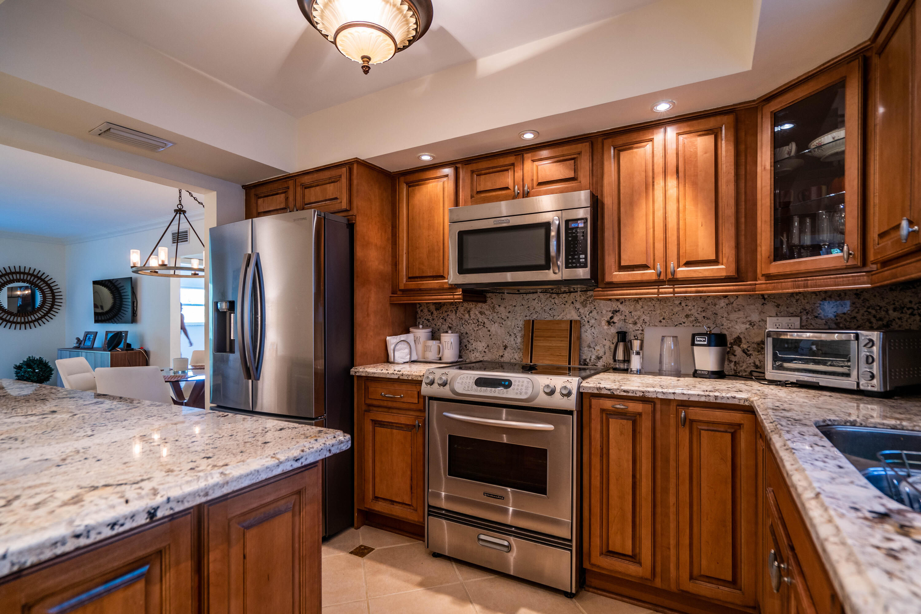 1212 SE 2nd #305, Fort Lauderdale FL 33301