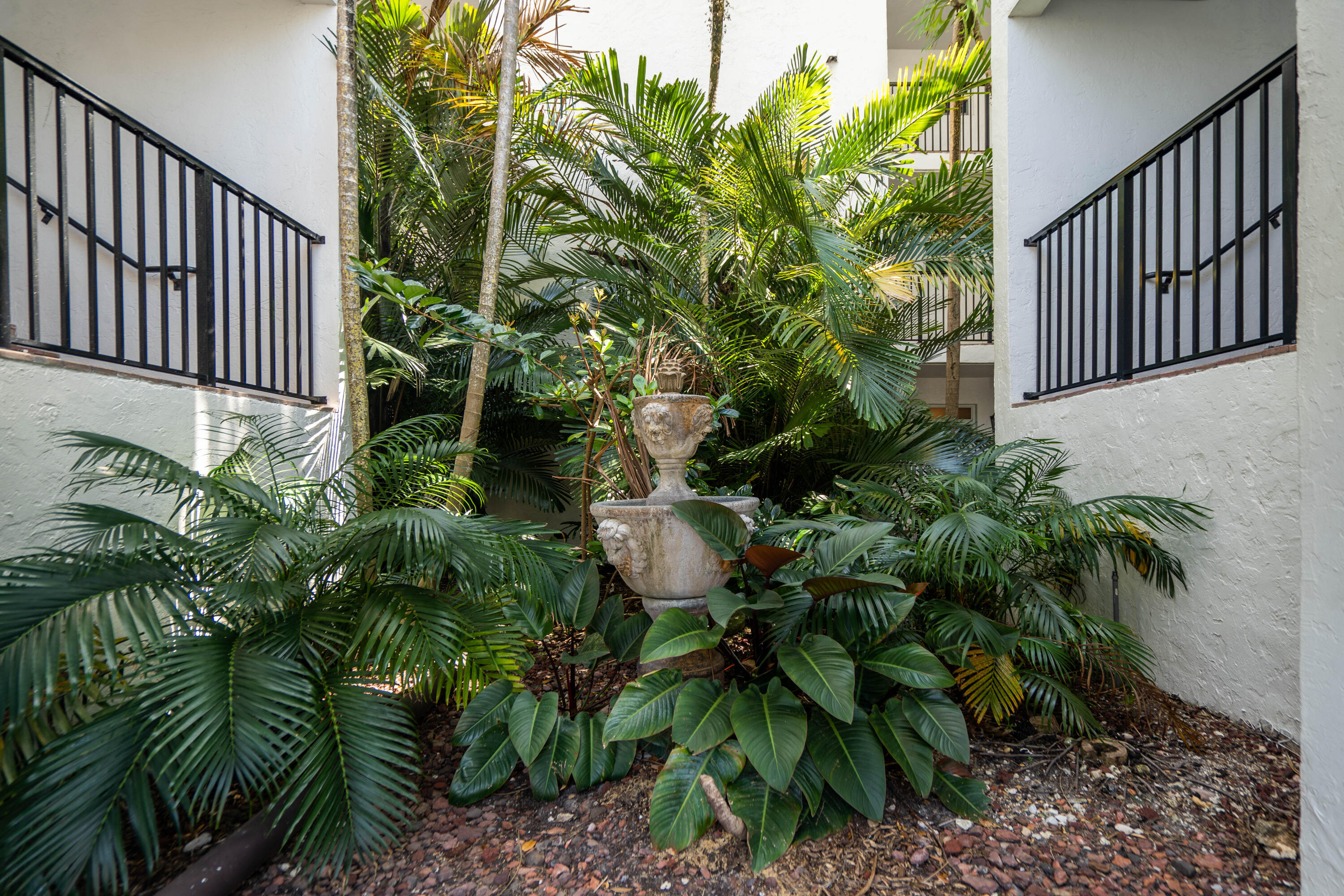 1212 SE 2nd #305, Fort Lauderdale FL 33301