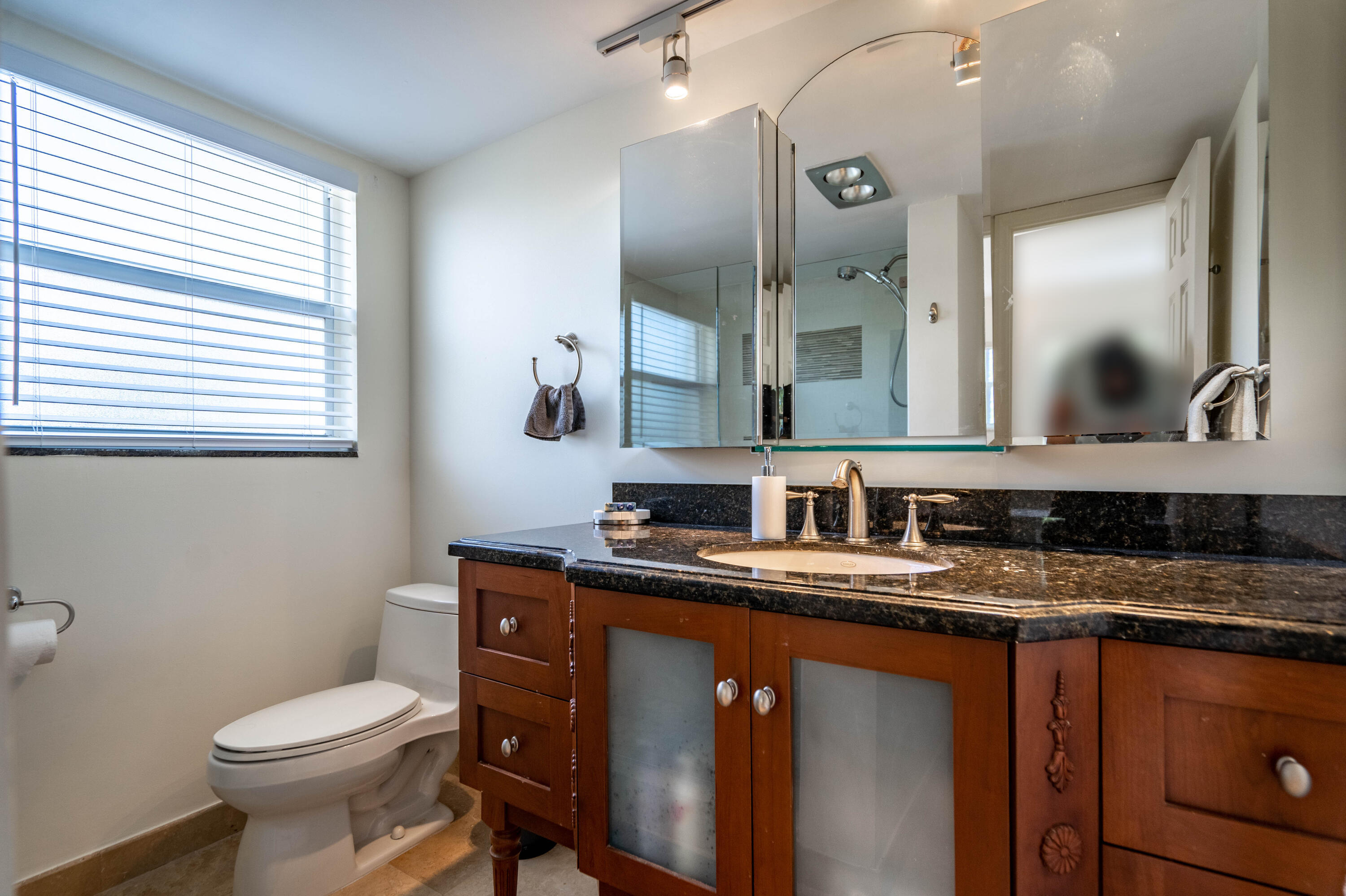 1212 SE 2nd #305, Fort Lauderdale FL 33301