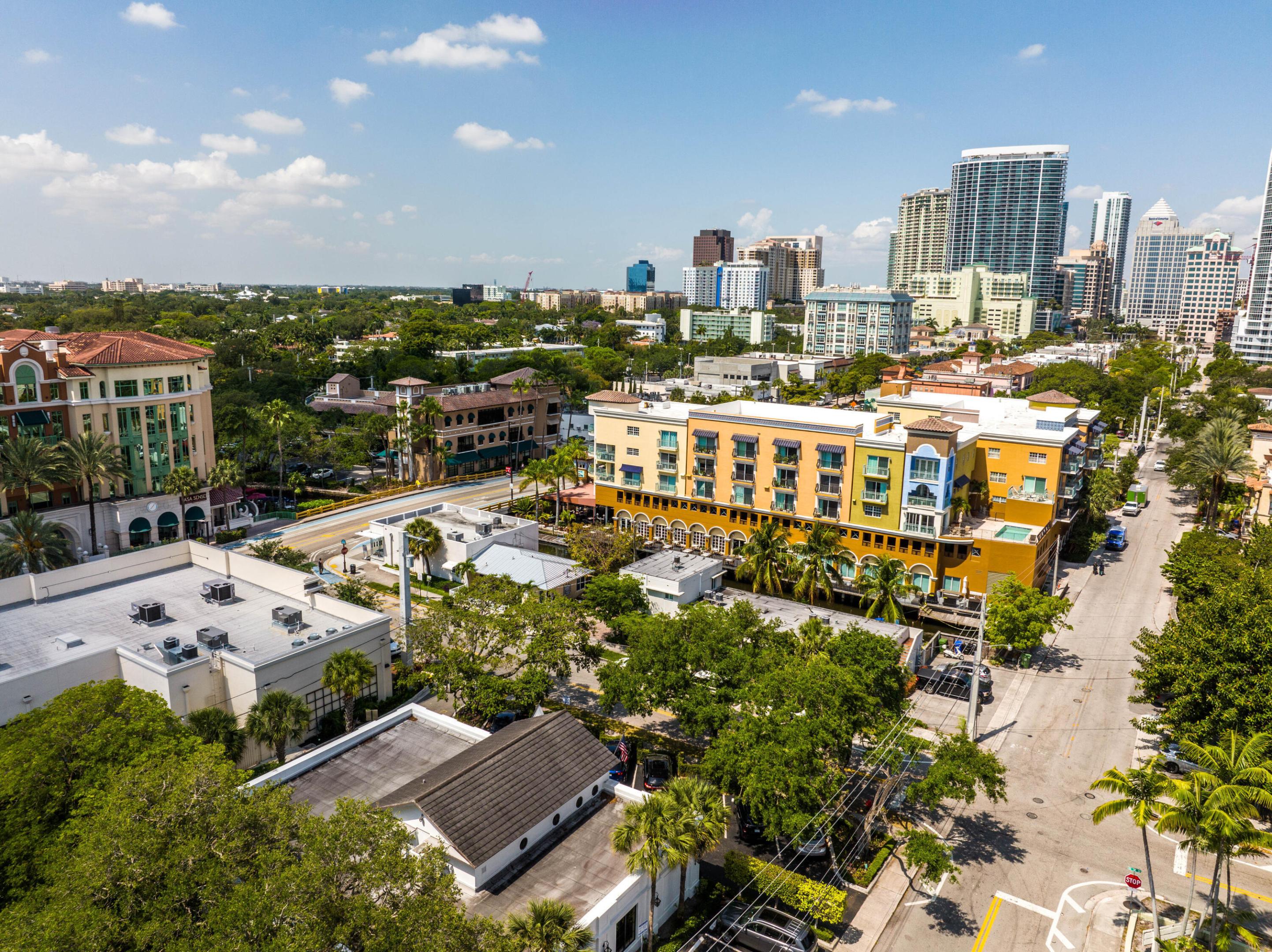 1212 SE 2nd #305, Fort Lauderdale FL 33301