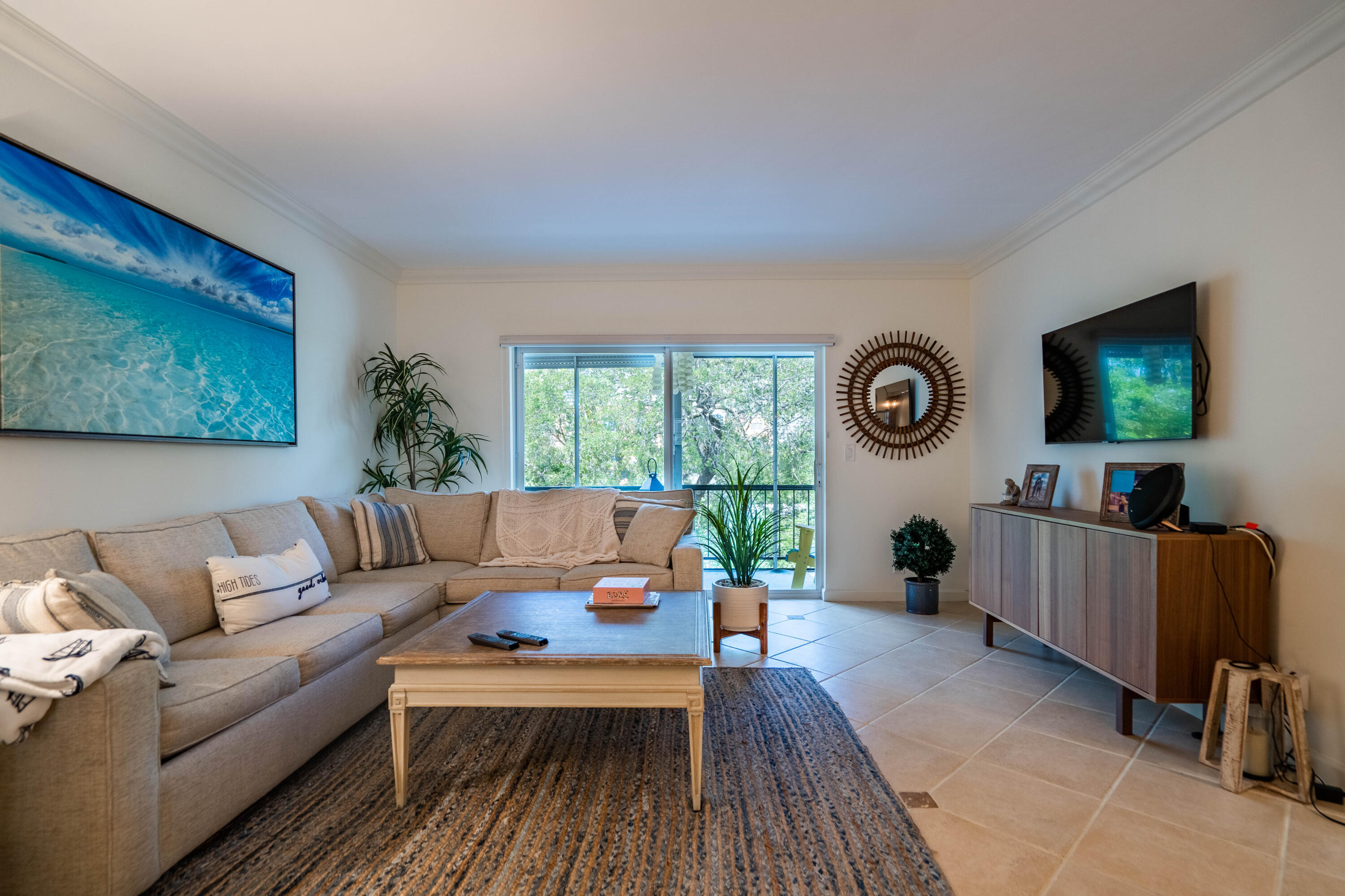 1212 SE 2nd #305, Fort Lauderdale FL 33301