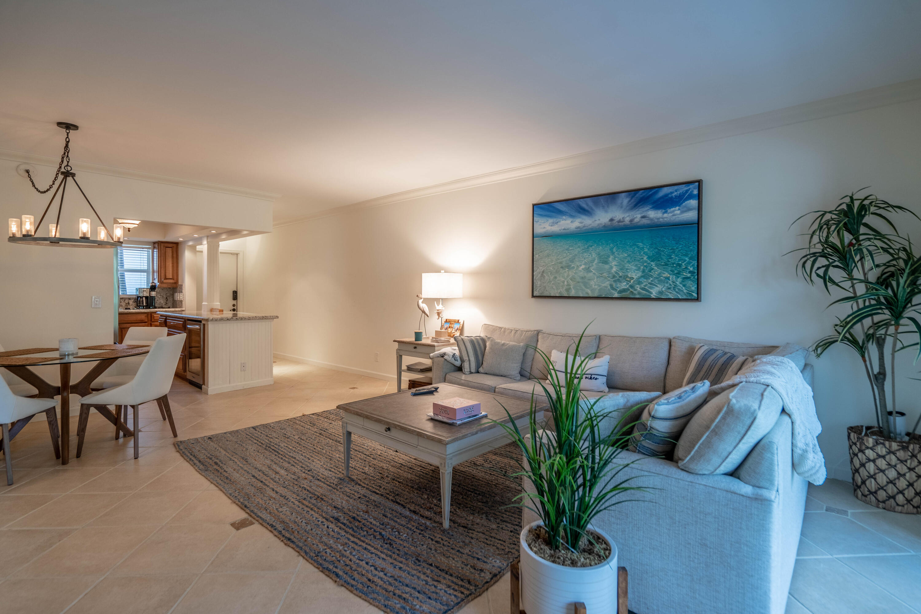 1212 SE 2nd #305, Fort Lauderdale FL 33301