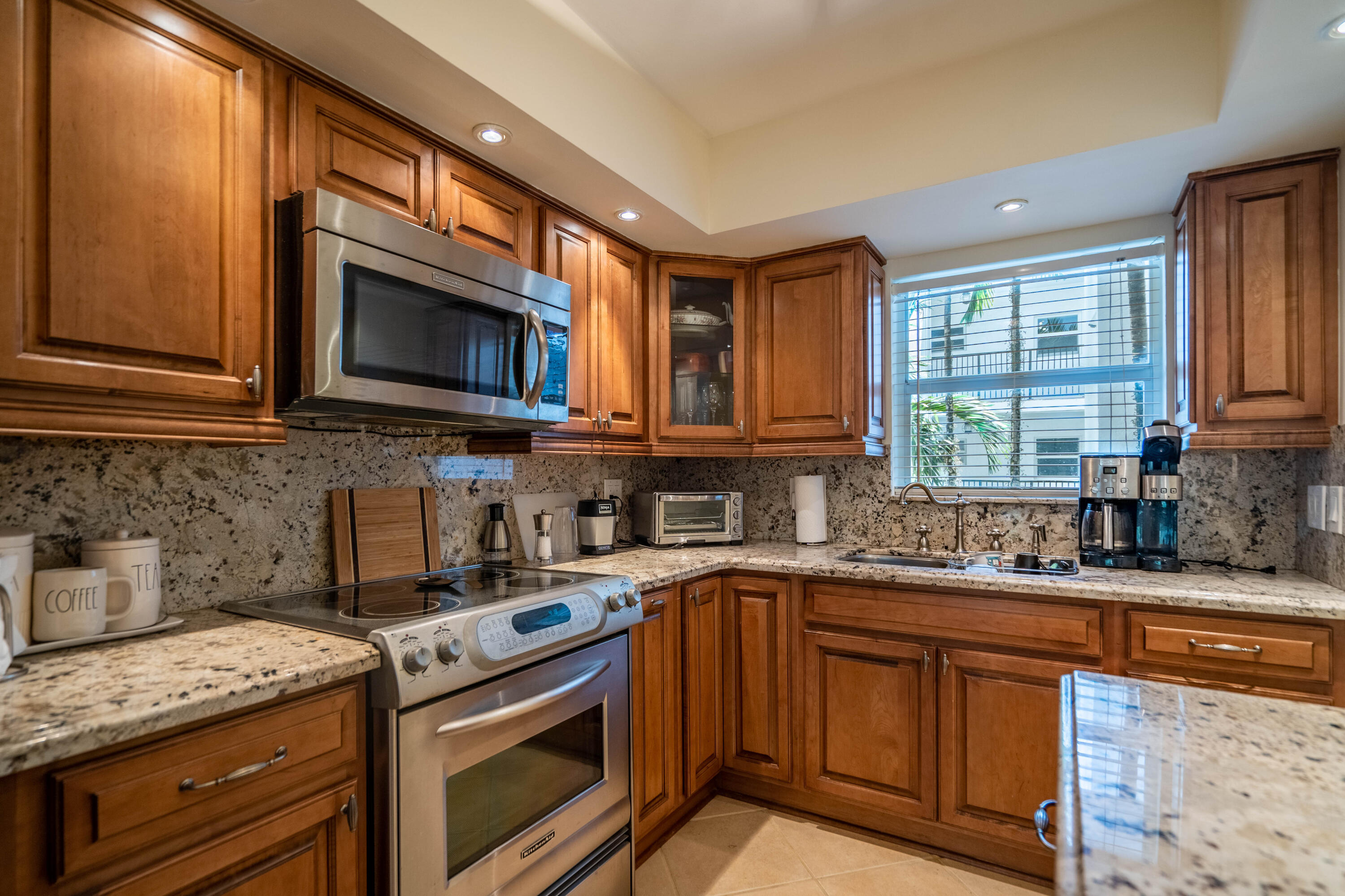 1212 SE 2nd #305, Fort Lauderdale FL 33301