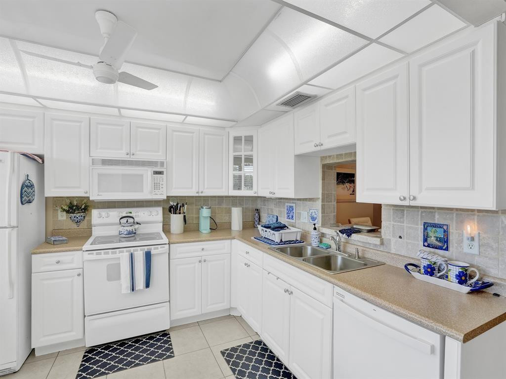 2003 GRANADA #C4, Coconut Creek FL 33066