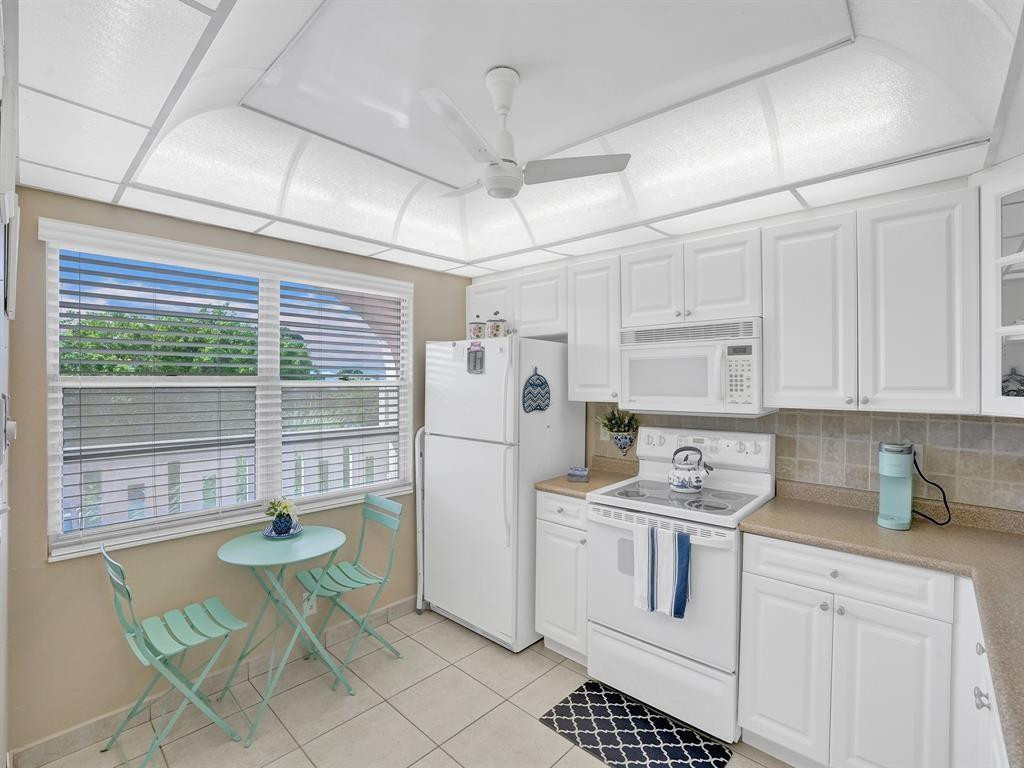 2003 GRANADA #C4, Coconut Creek FL 33066
