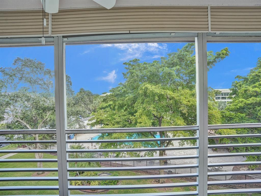 2003 GRANADA #C4, Coconut Creek FL 33066