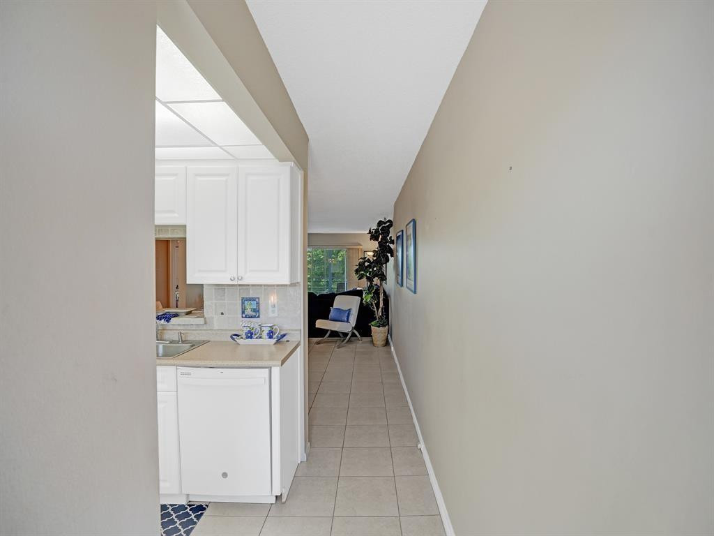 2003 GRANADA #C4, Coconut Creek FL 33066