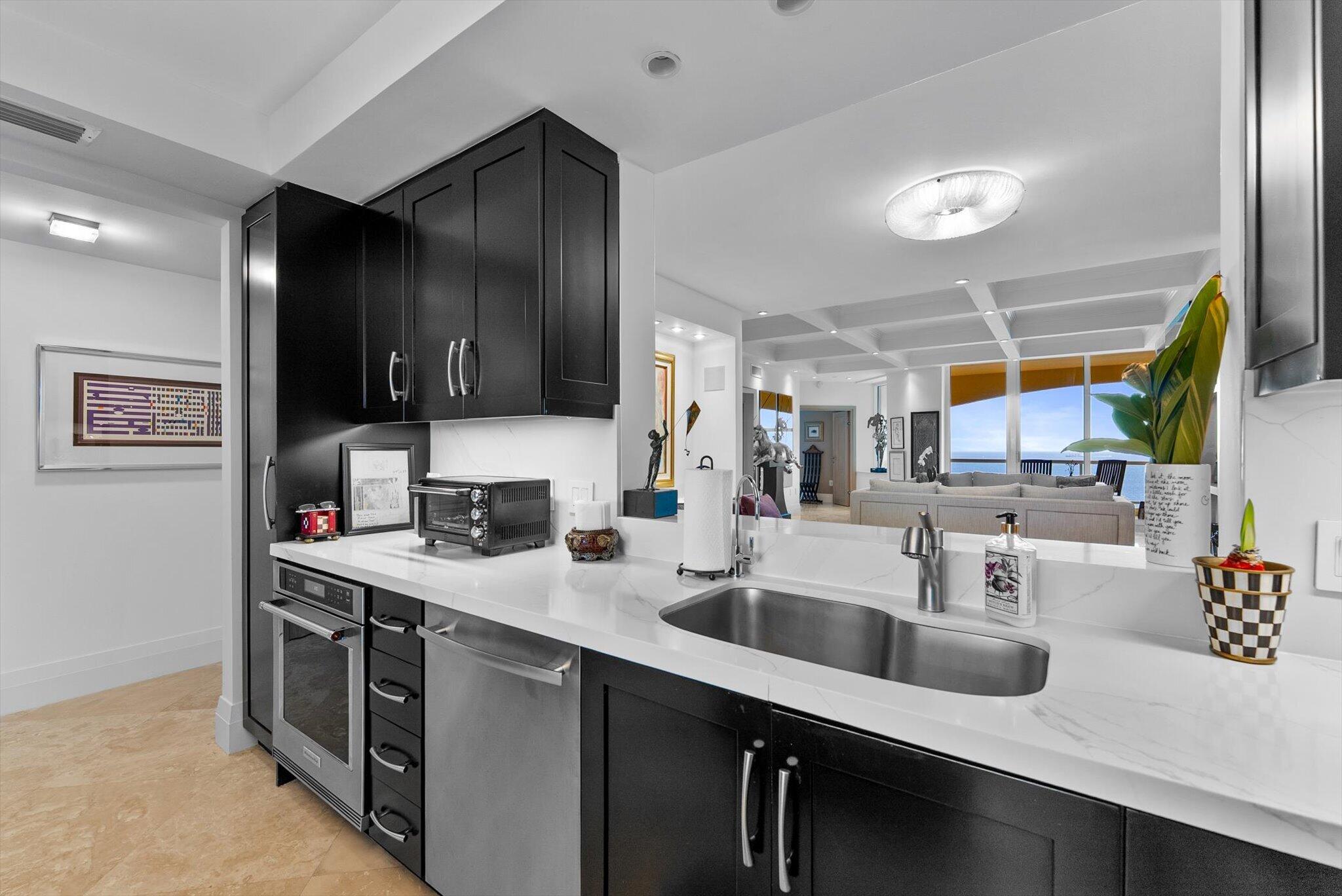 2110 N Ocean #24A, Fort Lauderdale FL 33305