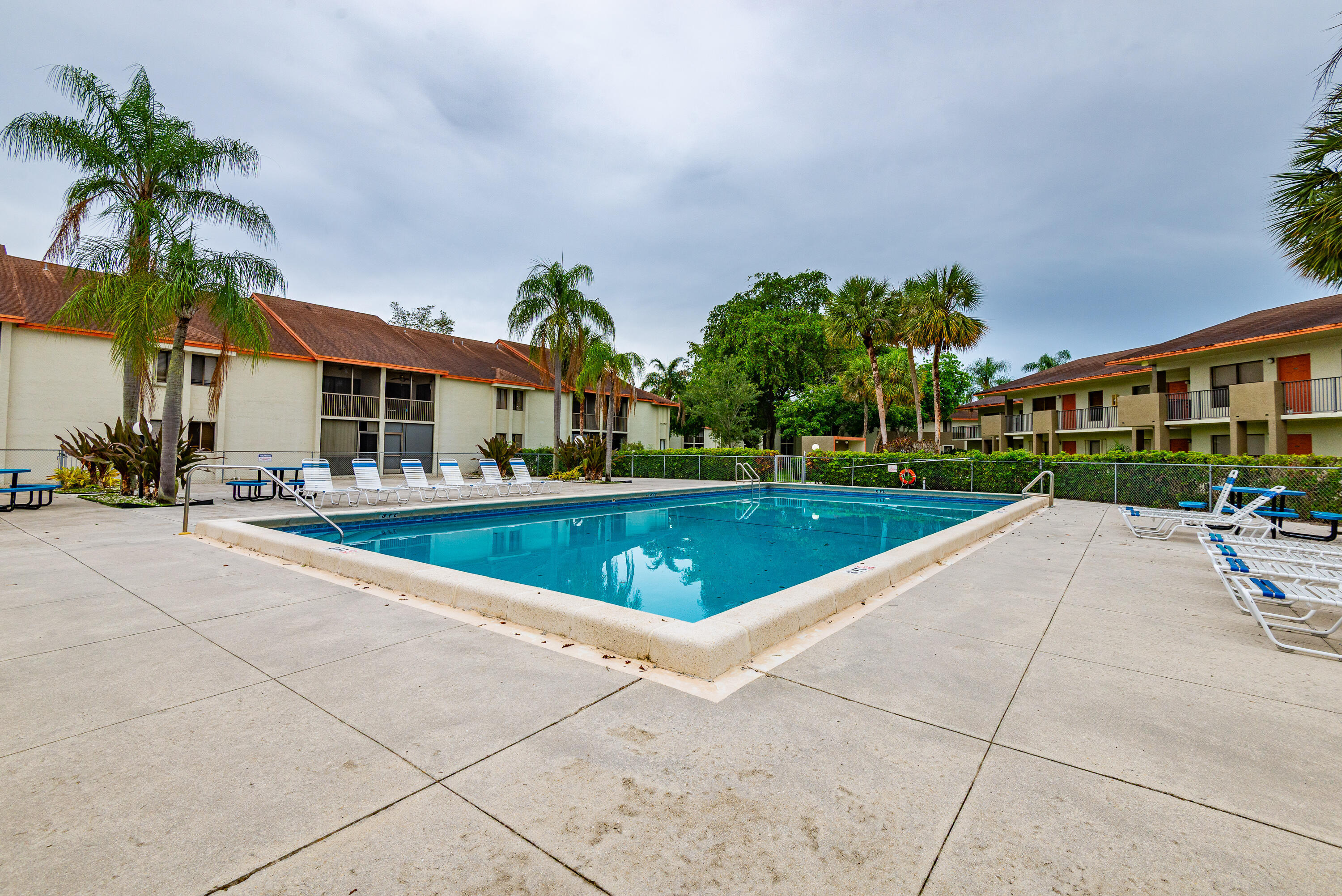 5590 COURTYARD, Margate FL 33063