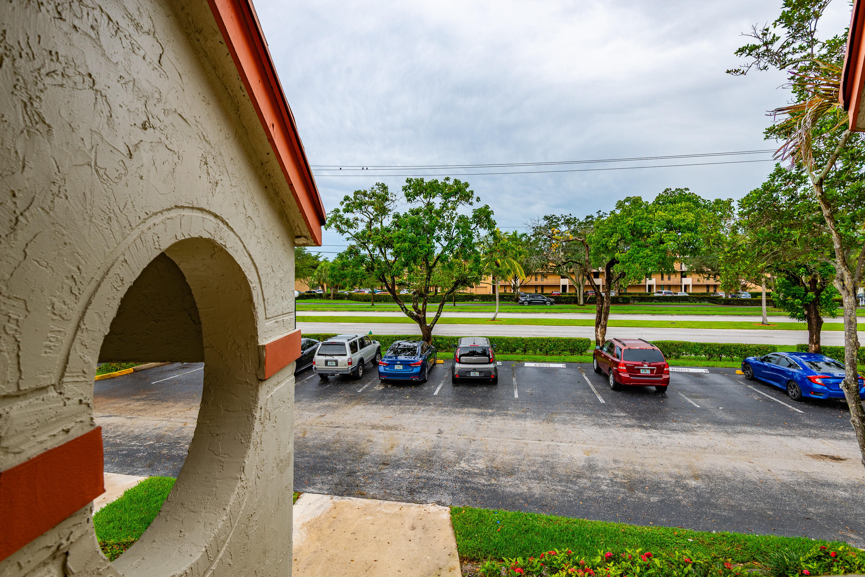 5590 COURTYARD, Margate FL 33063
