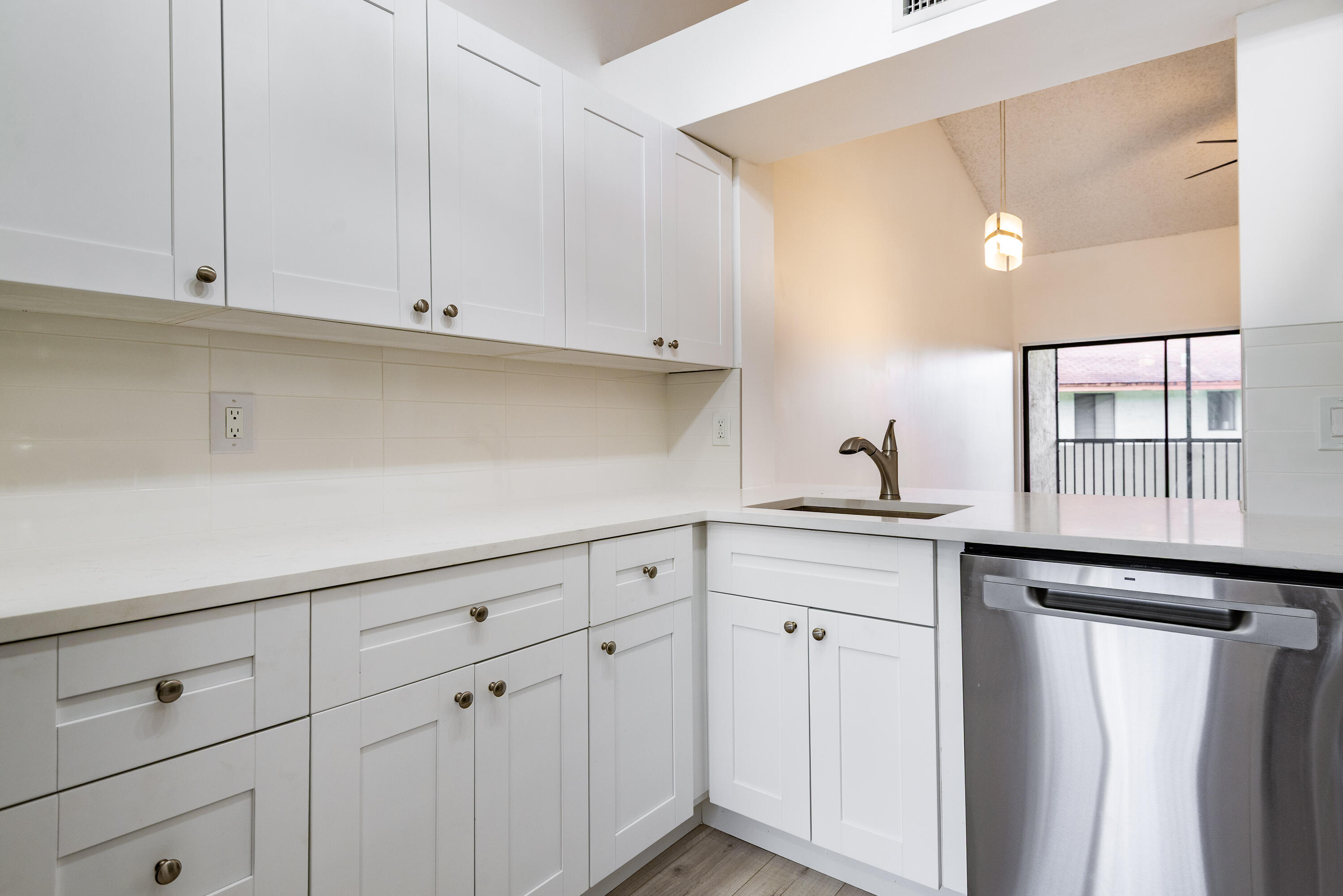 5590 COURTYARD, Margate FL 33063