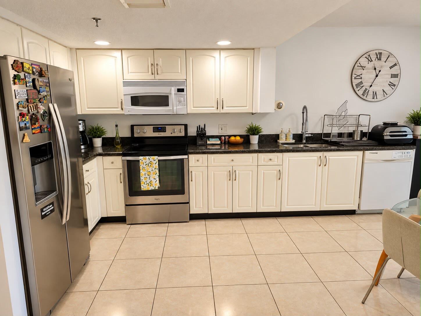 9470 TANGERINE #203, Davie FL 33324