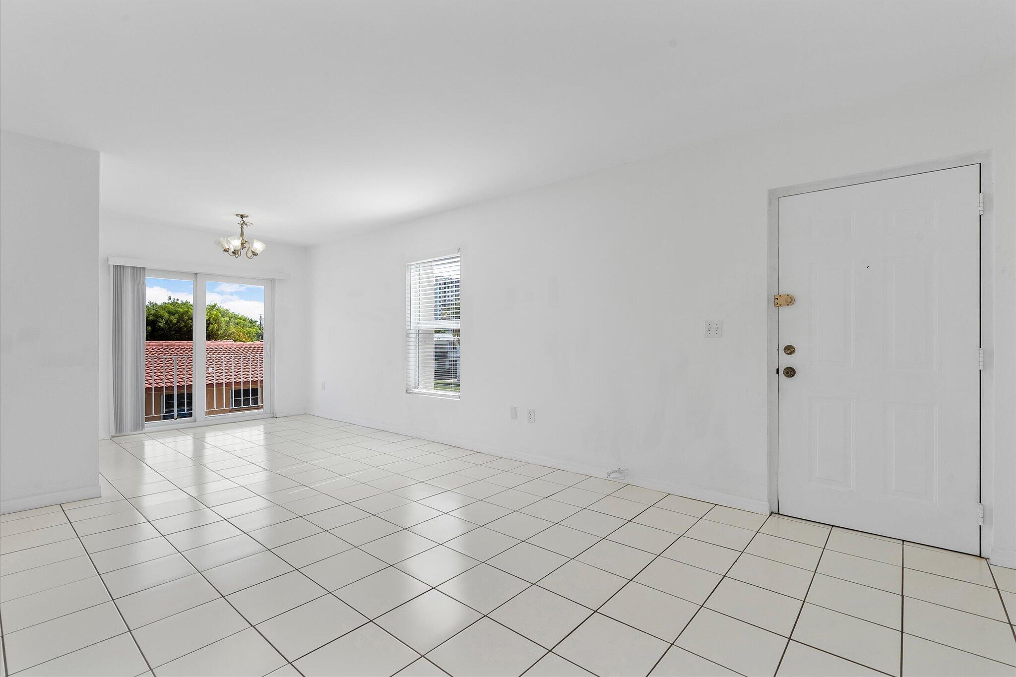 2138 SW 6 #301, Miami FL 33135